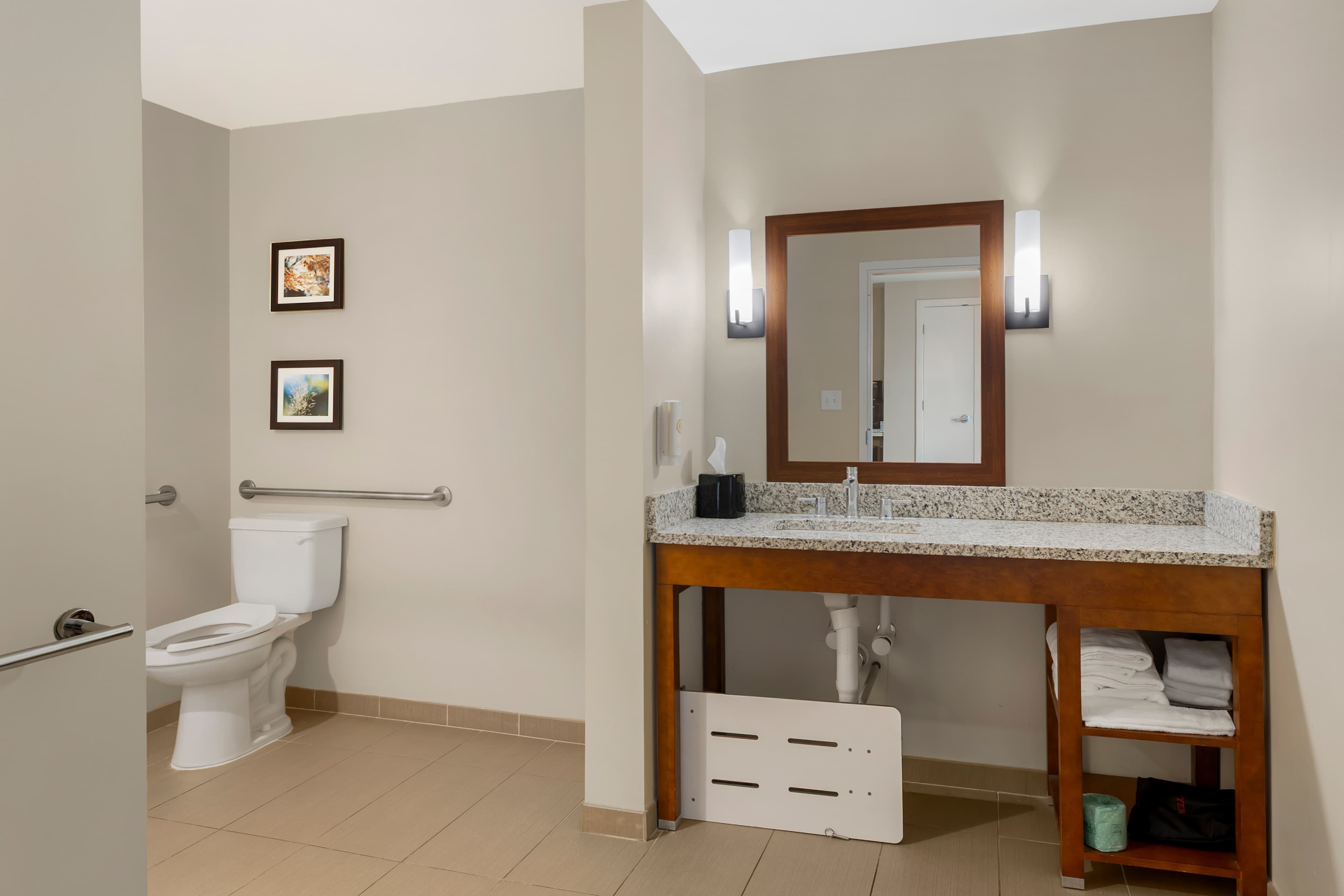 Comfort Inn & Suites Florence Center Area — 15