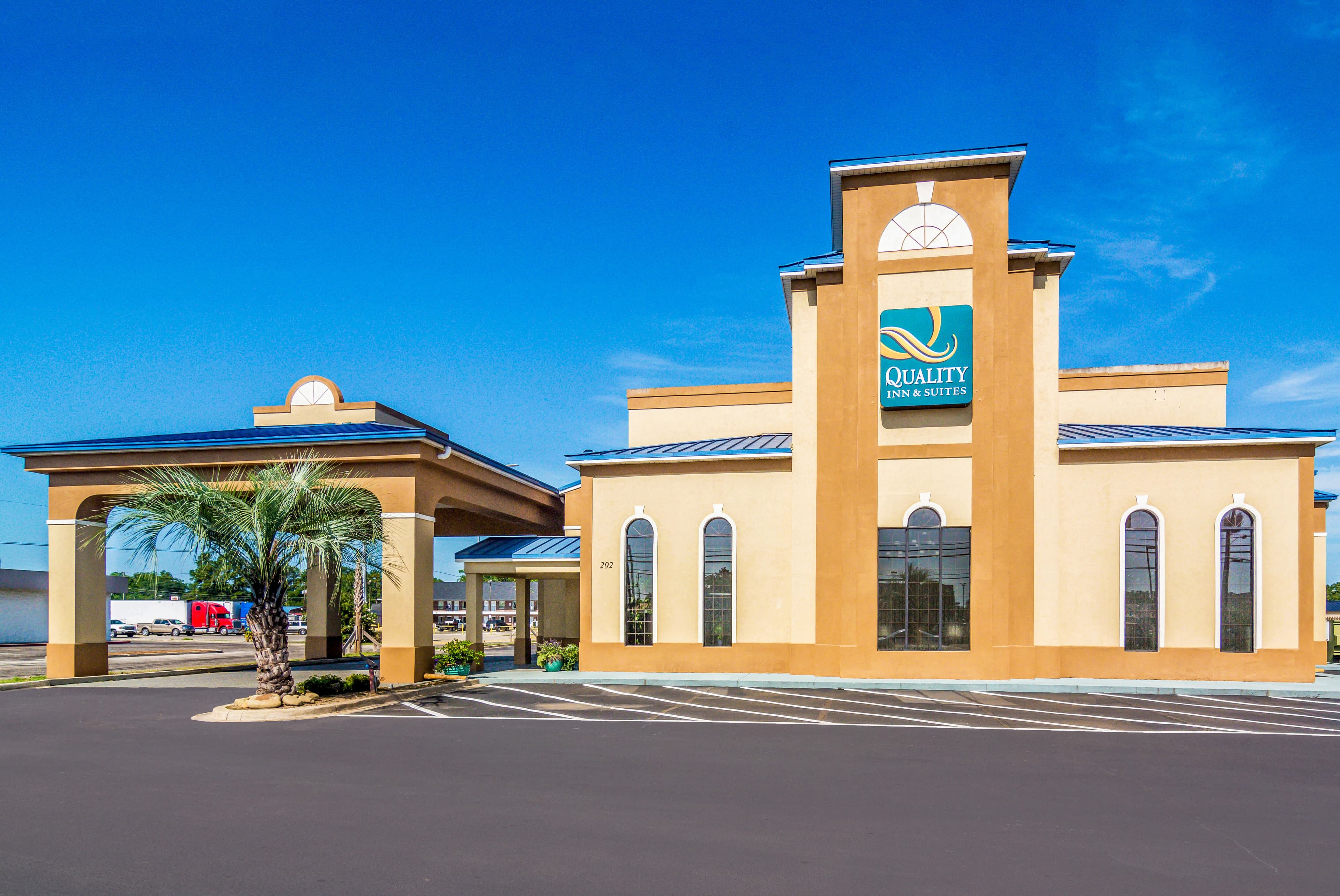 Quality Inn & Suites Lake City - Image 1