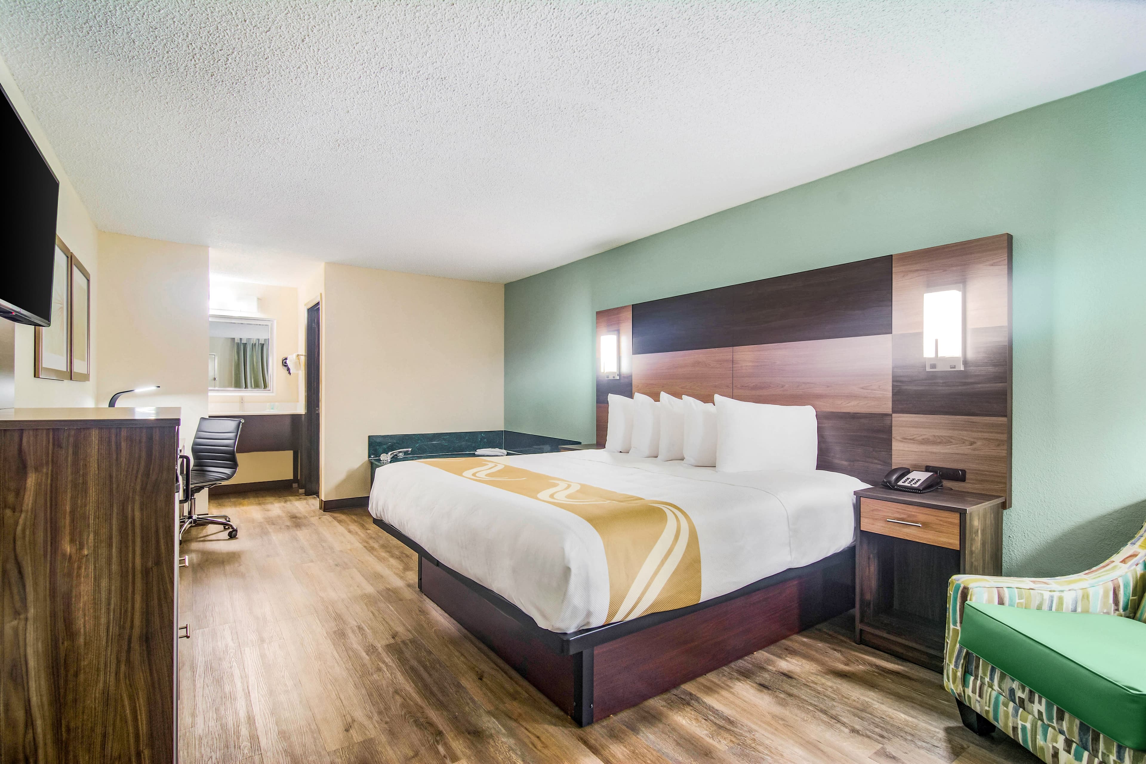 Quality Inn & Suites Lake City — 6