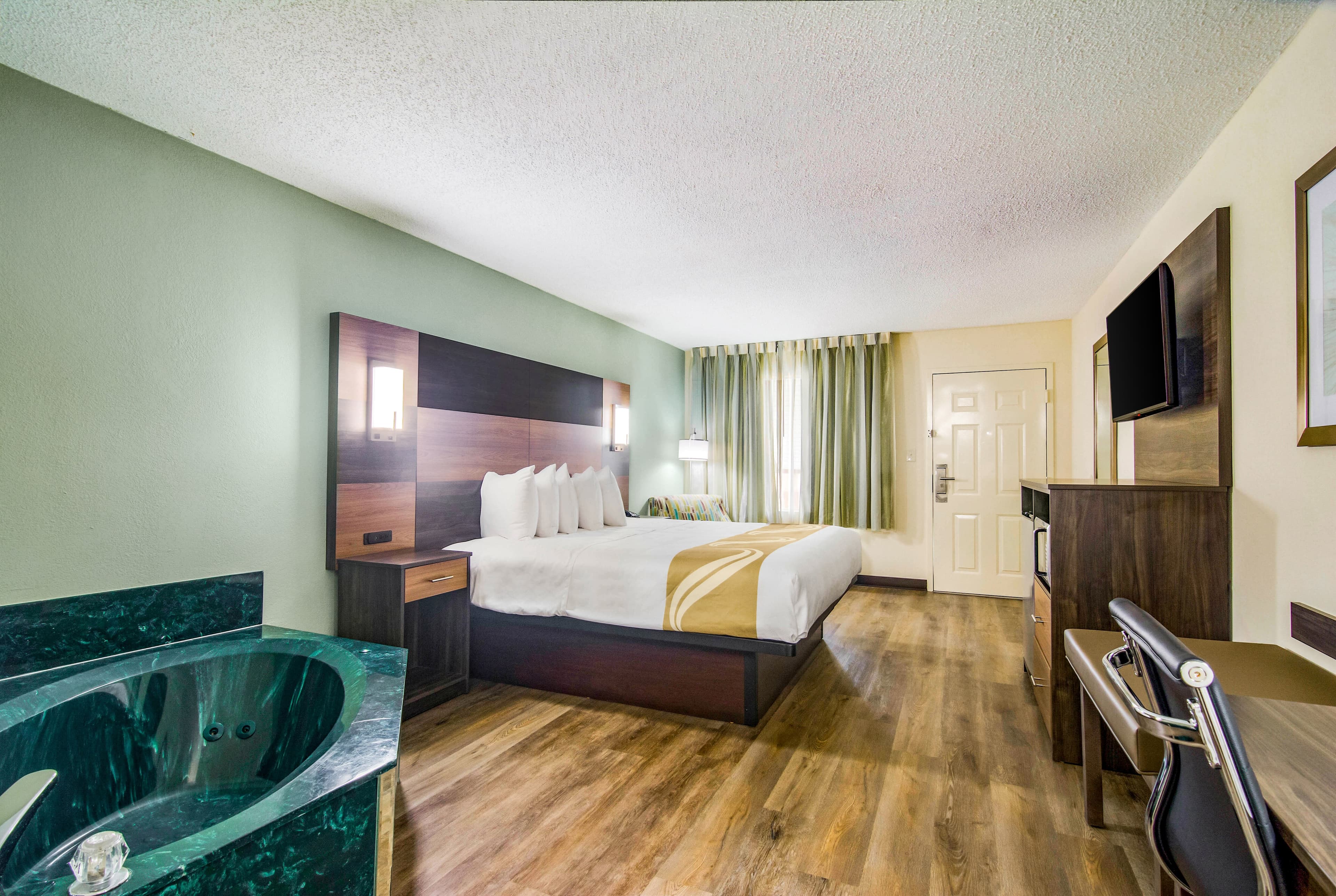 Quality Inn & Suites Lake City — 8