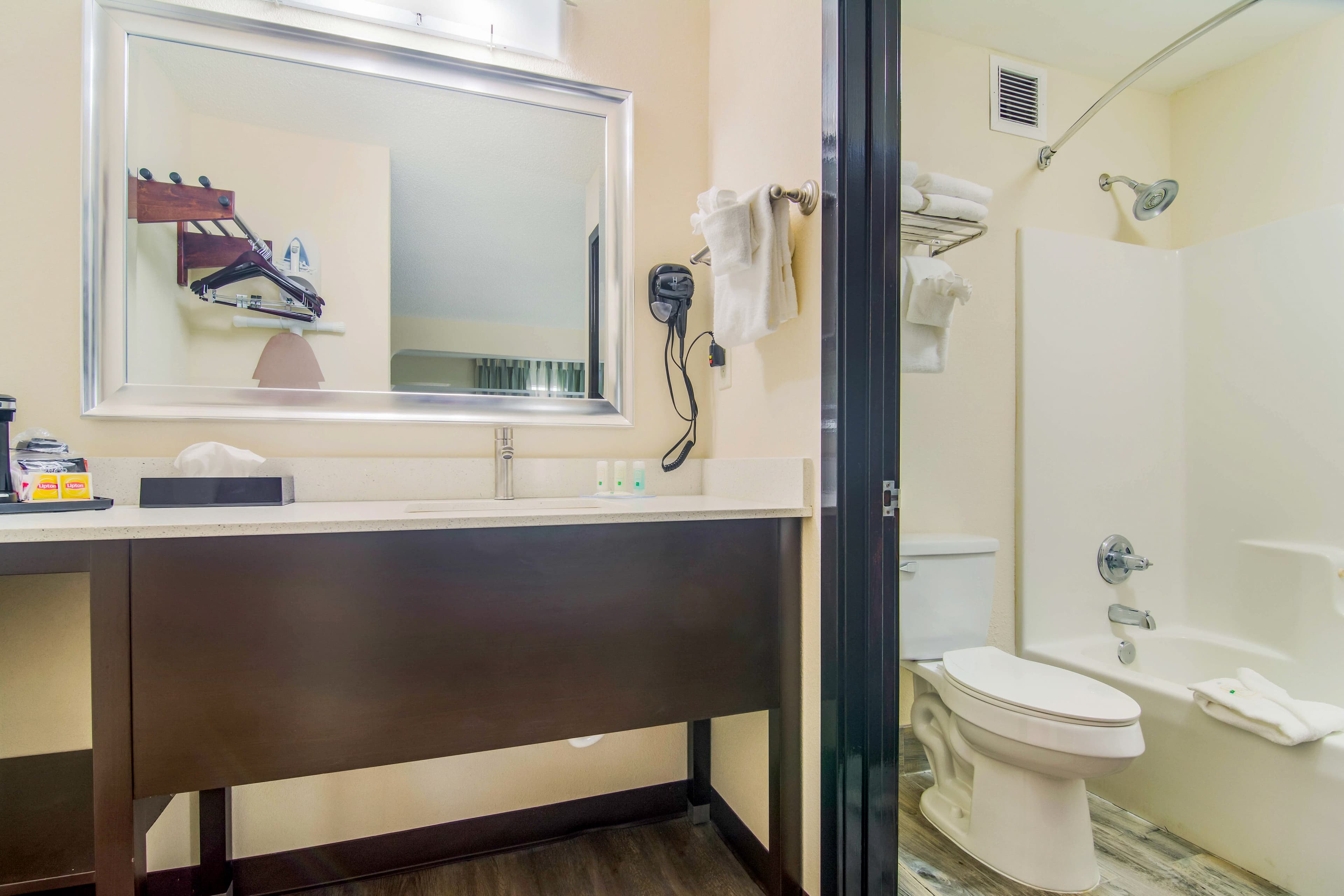 Quality Inn & Suites Lake City — 19