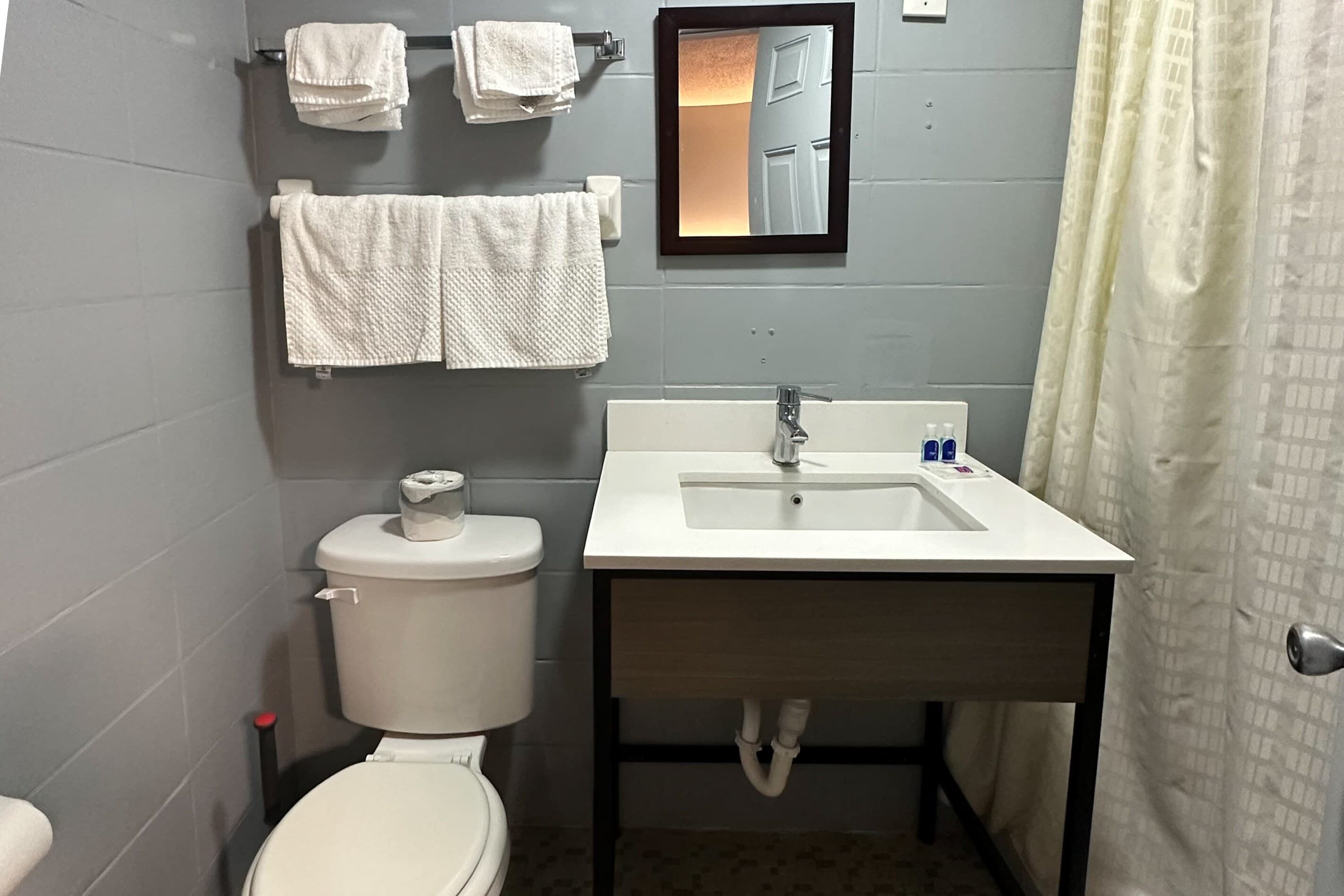 Rodeway Inn & Suites Walhalla — 7
