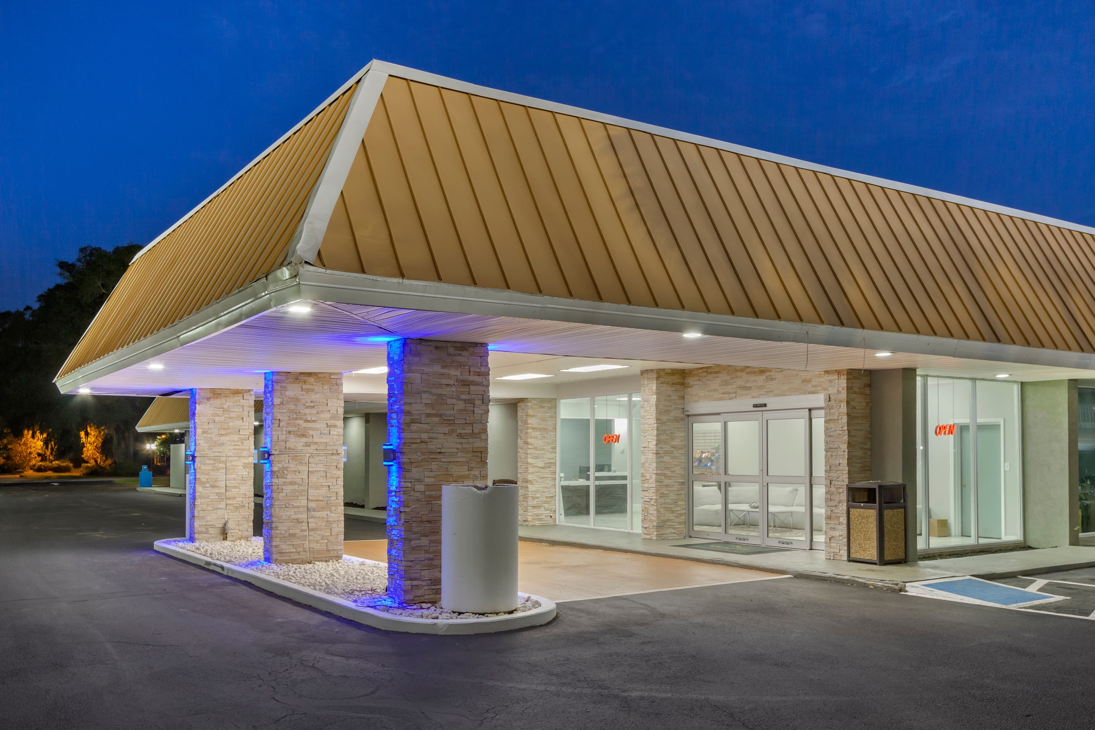 Quality Inn & Suites Pawleys Island - Image 1