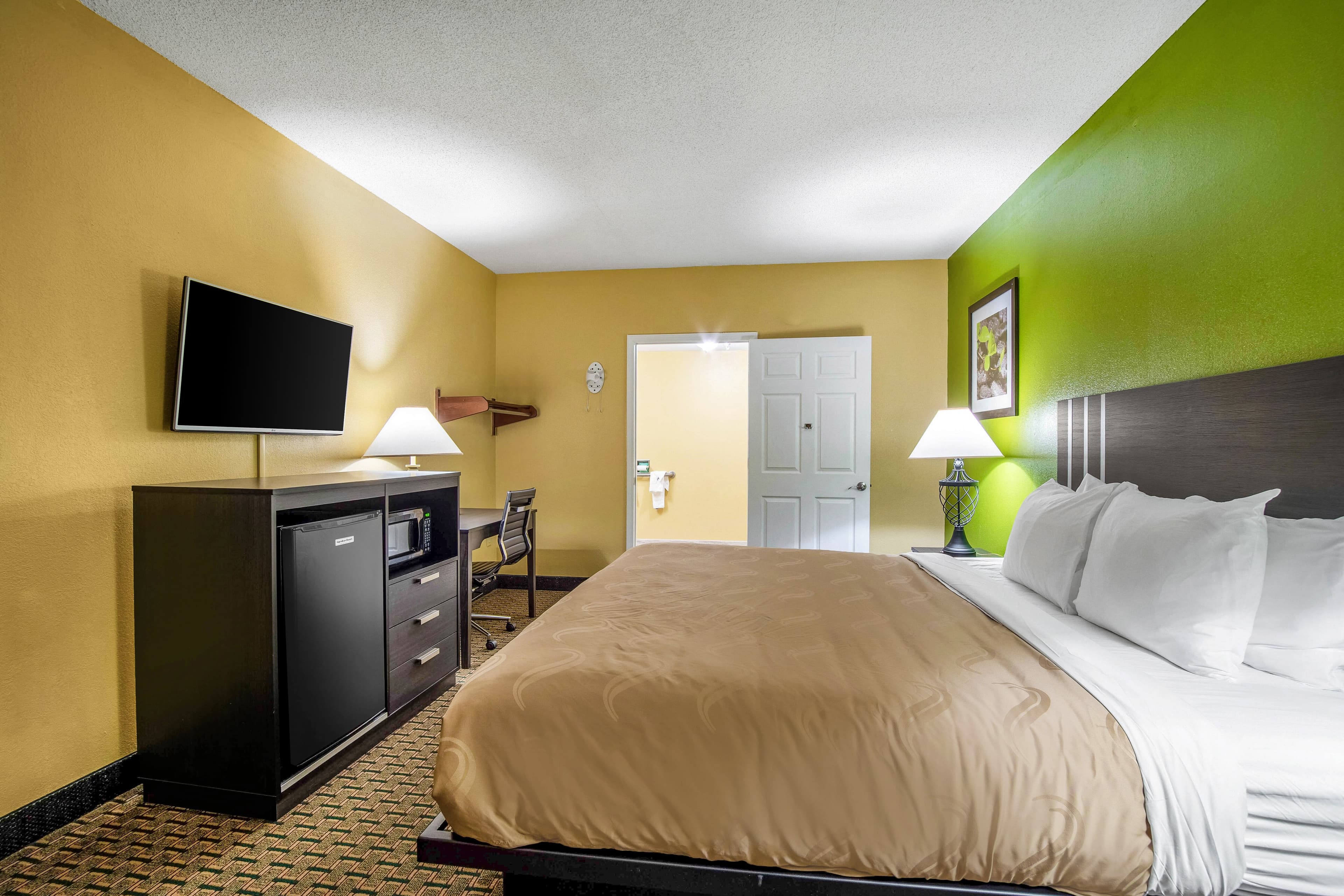 Quality Inn West Columbia - Cayce - Image 3