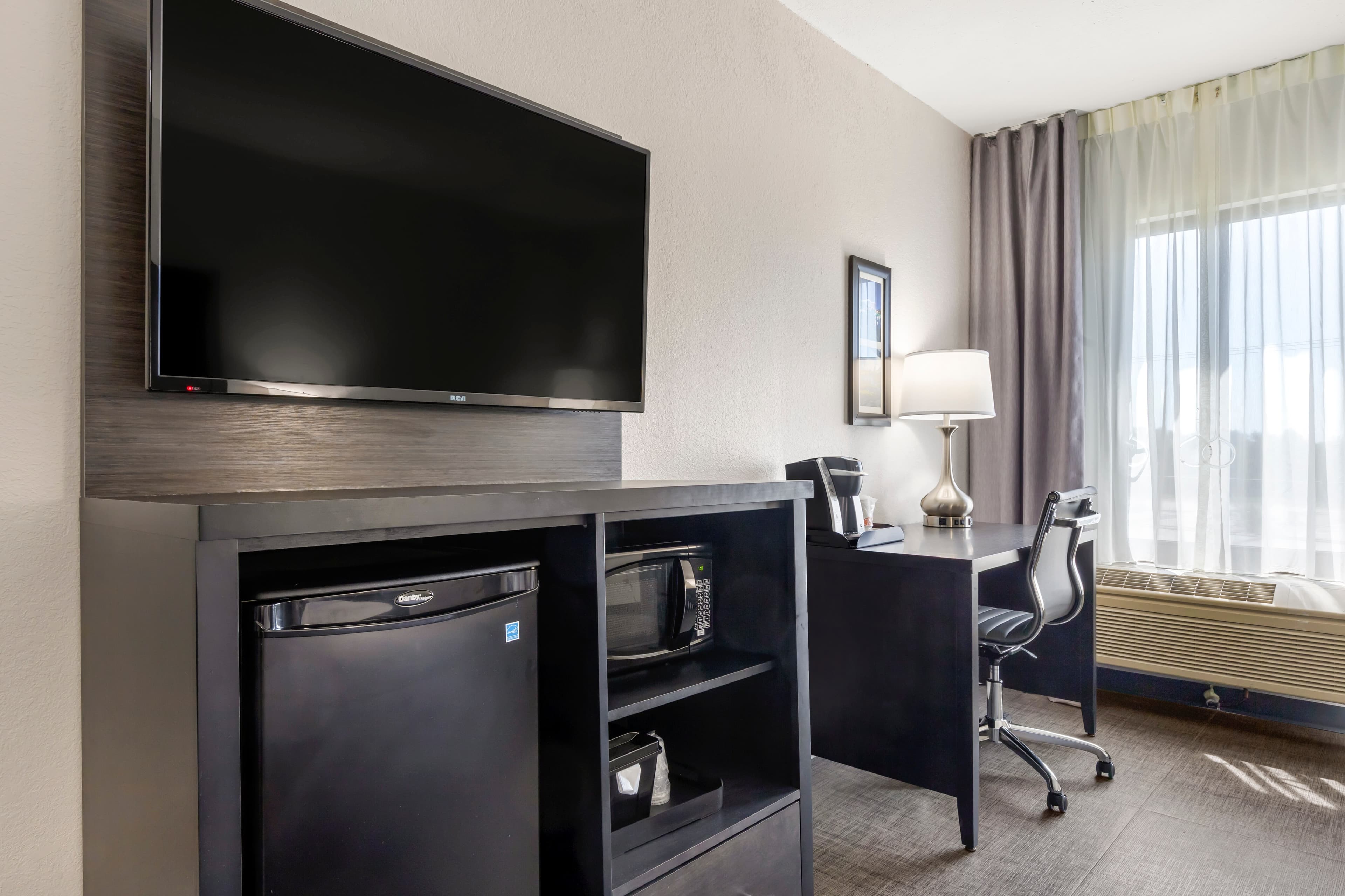 Comfort Inn & Suites Greer - Greenville — 9