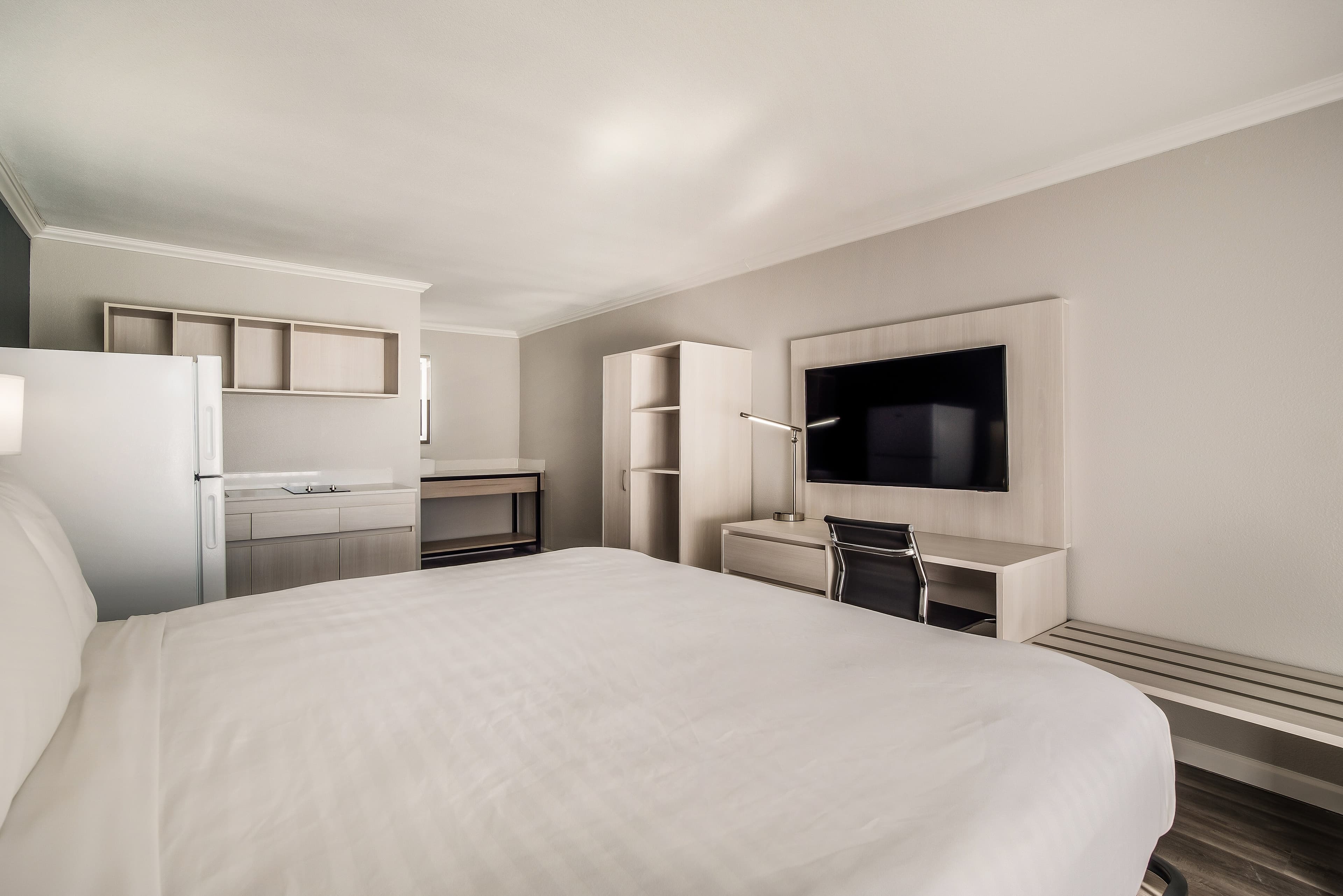 MainStay Suites Florence - Darlington - Image 4