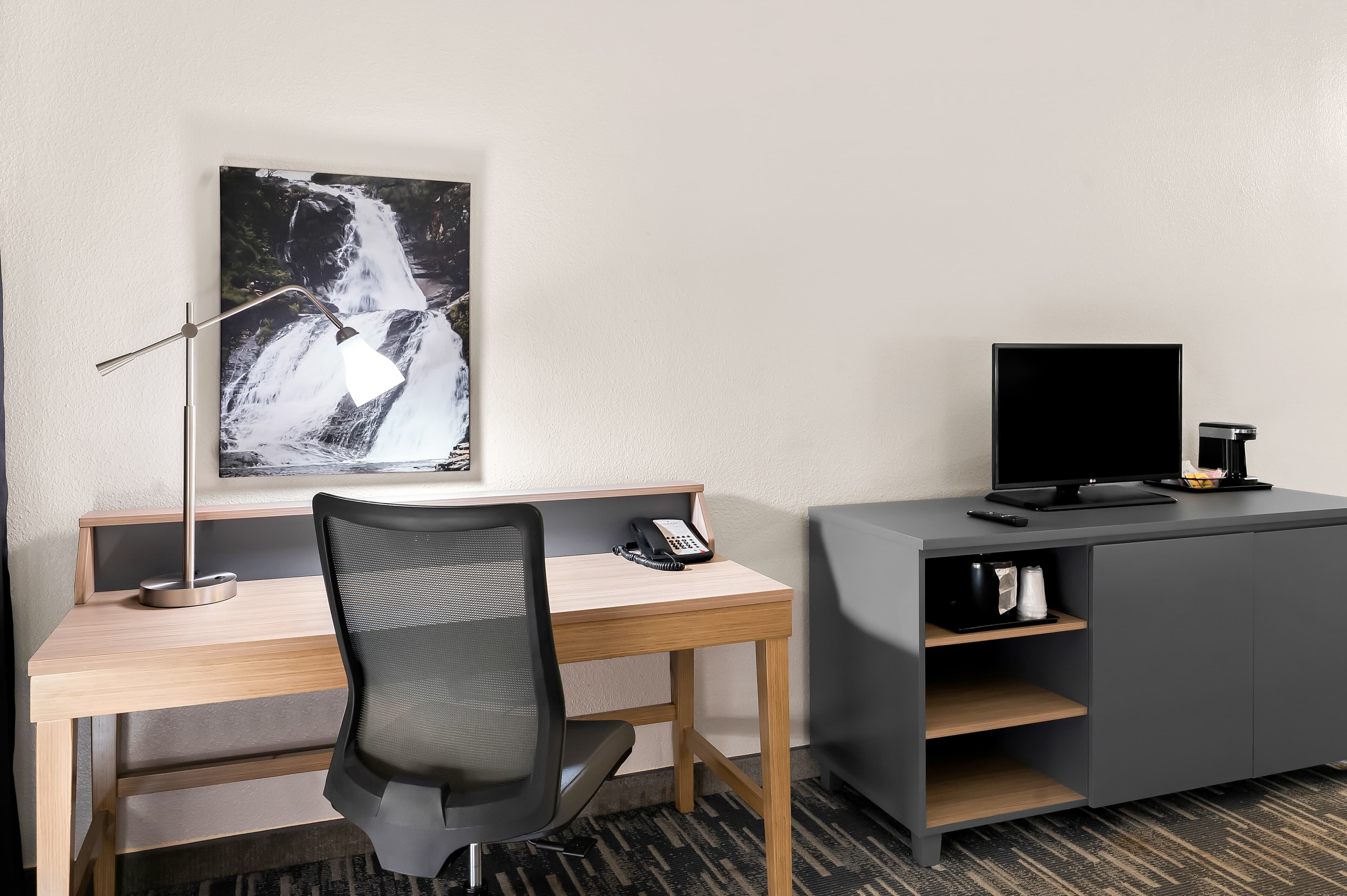 Country Inn & Suites by Radisson, Columbia Airport, SC - Image 4