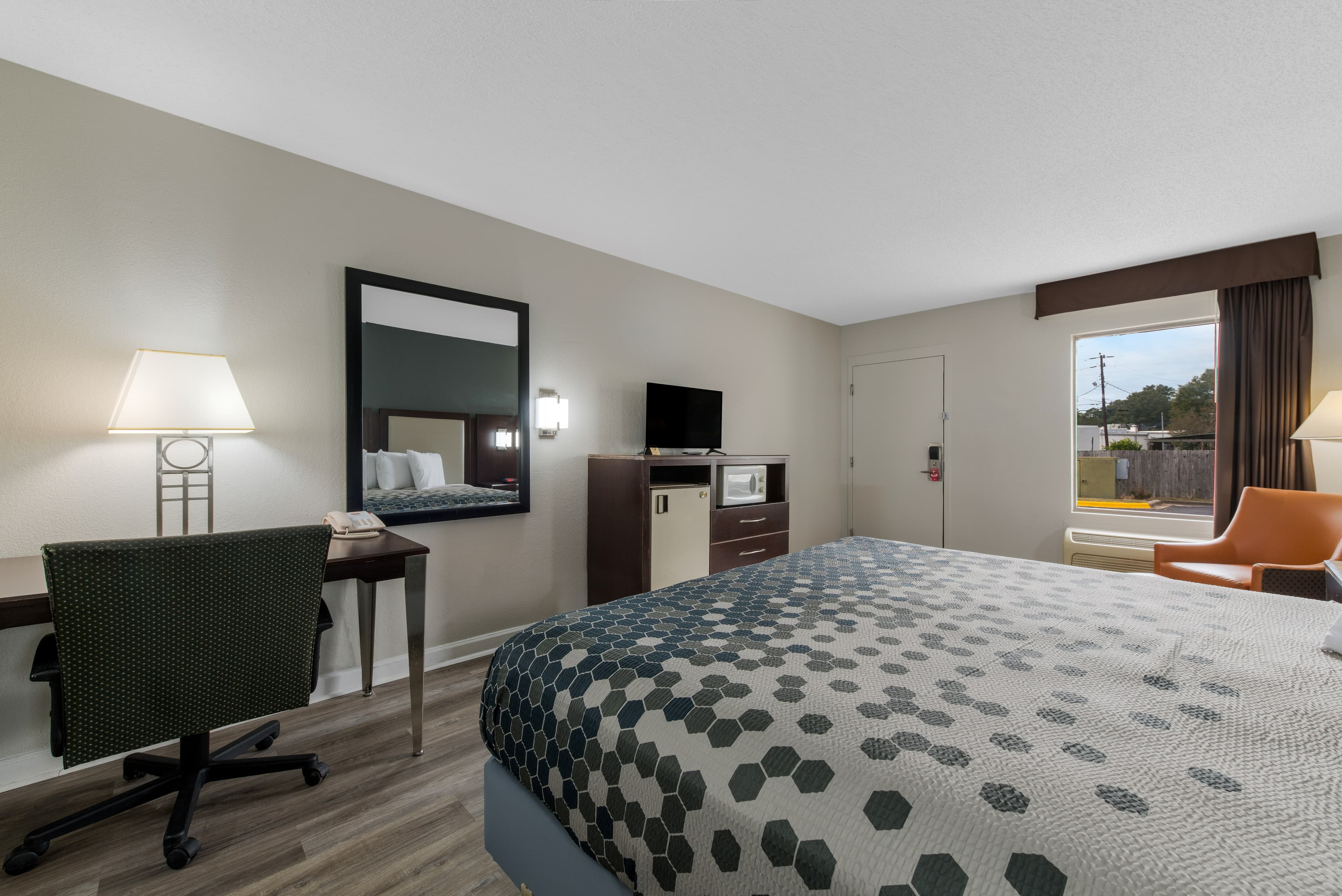 Econo Lodge Cheraw Market Street — 6
