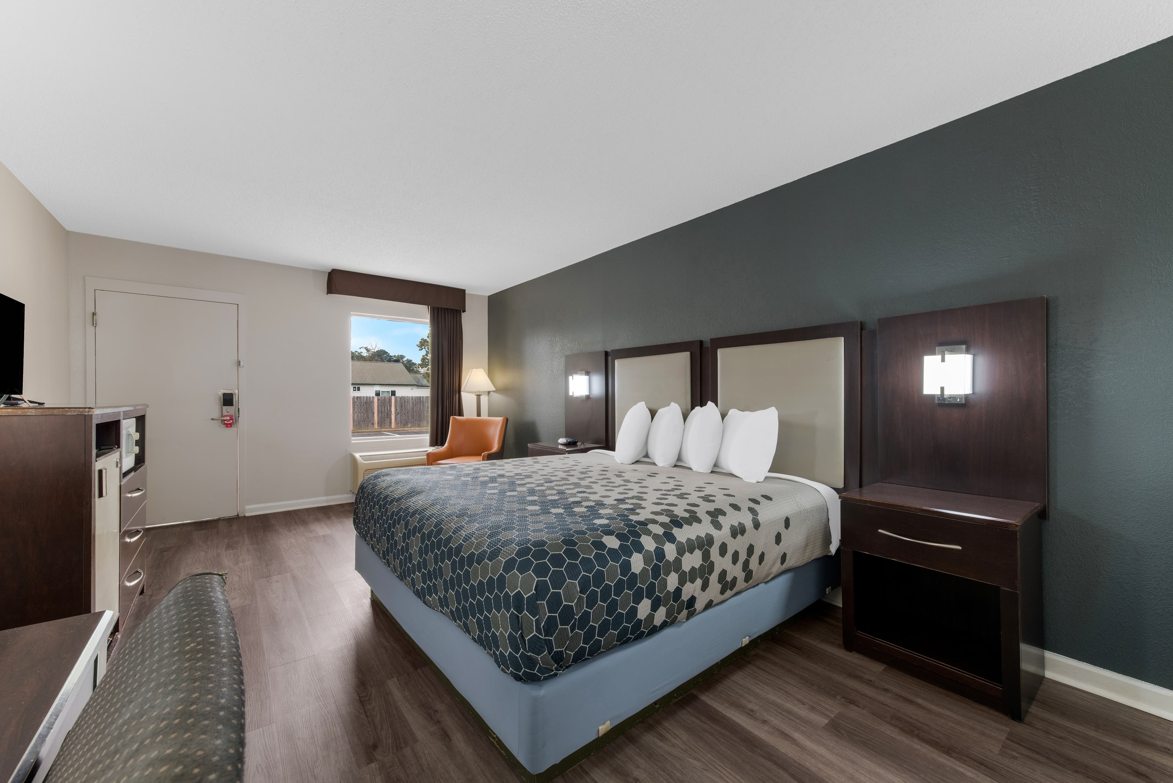 Econo Lodge Cheraw Market Street — 7