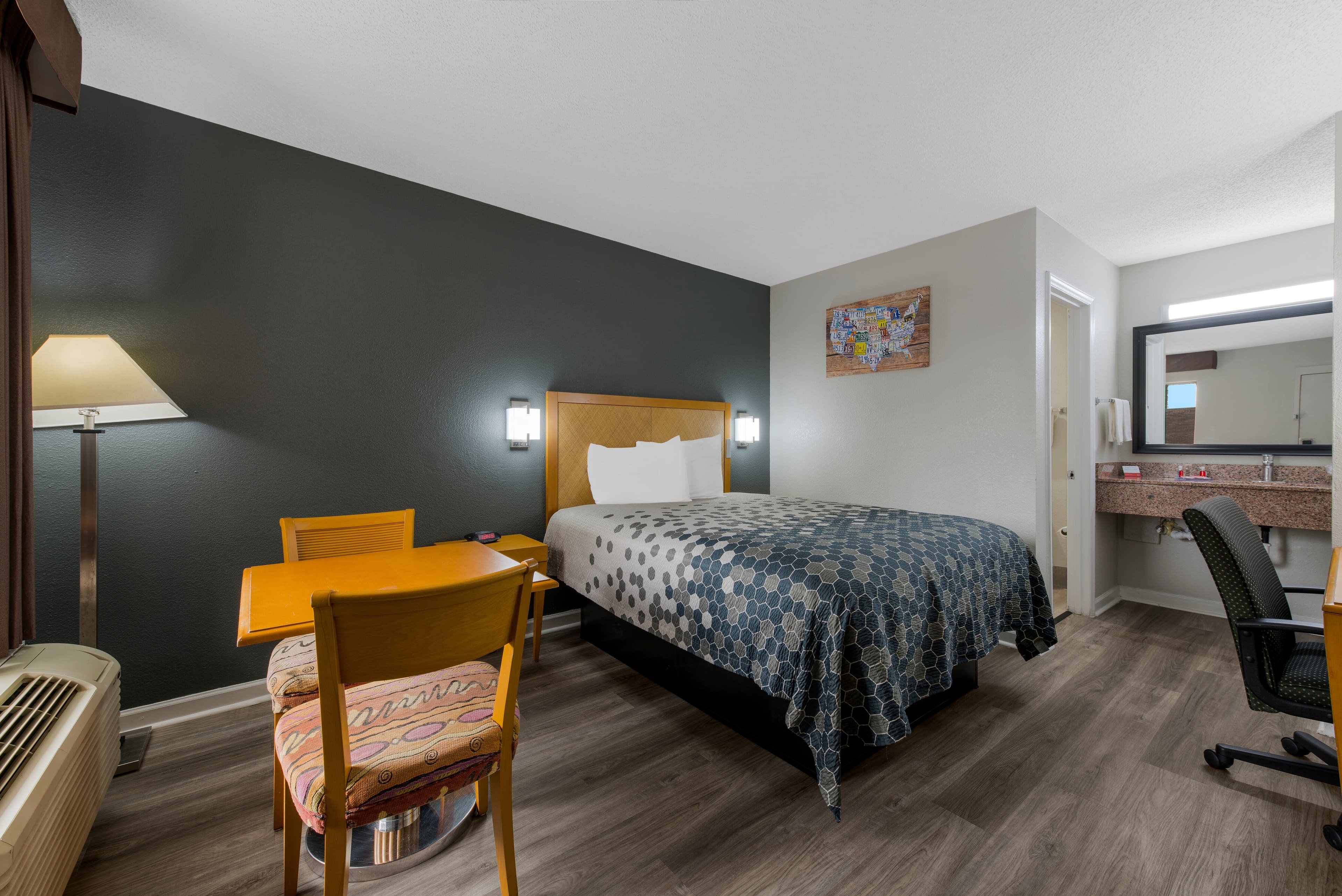 Econo Lodge Cheraw Market Street — 16