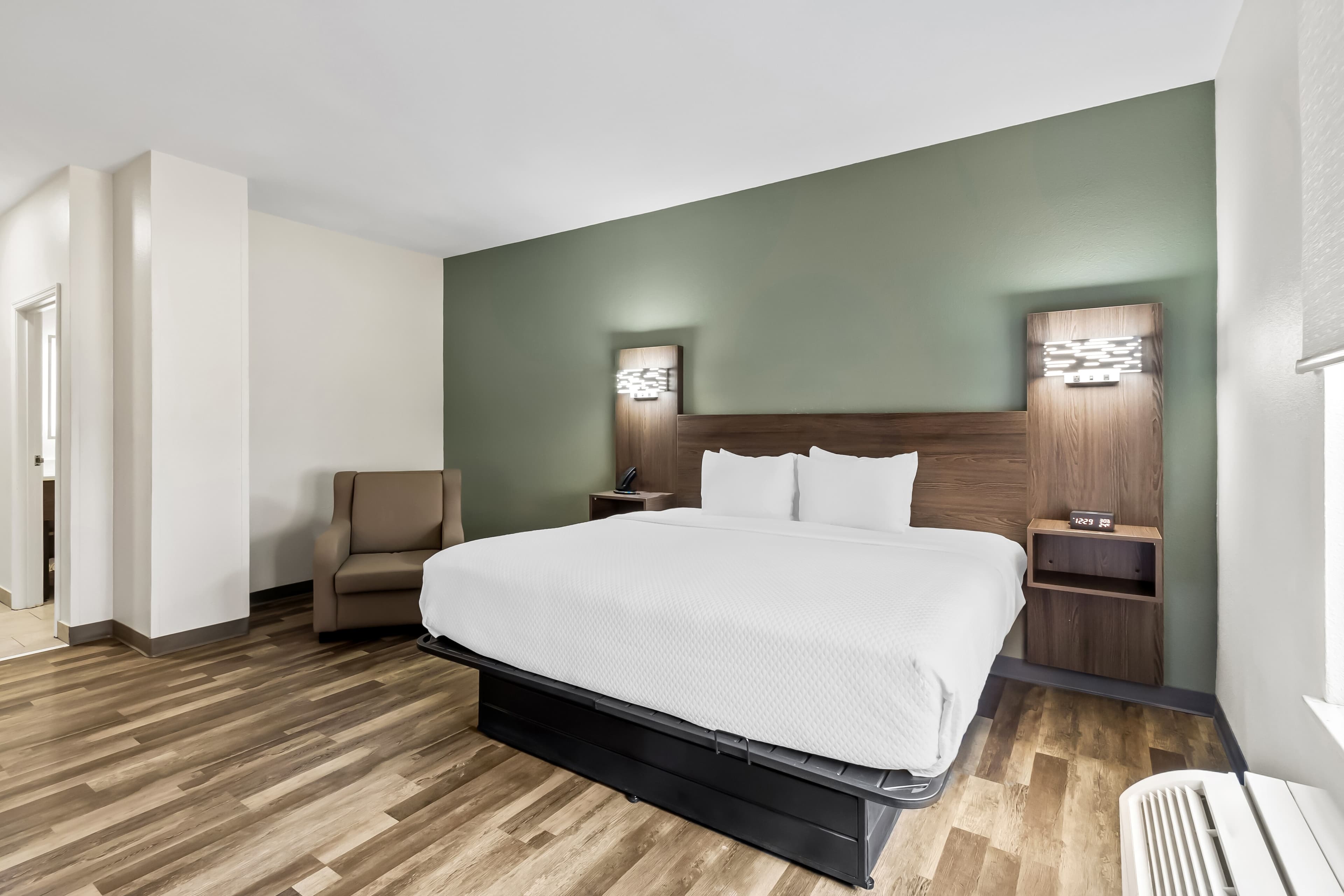 Quality Inn & Suites Columbia Harbison - Image 3