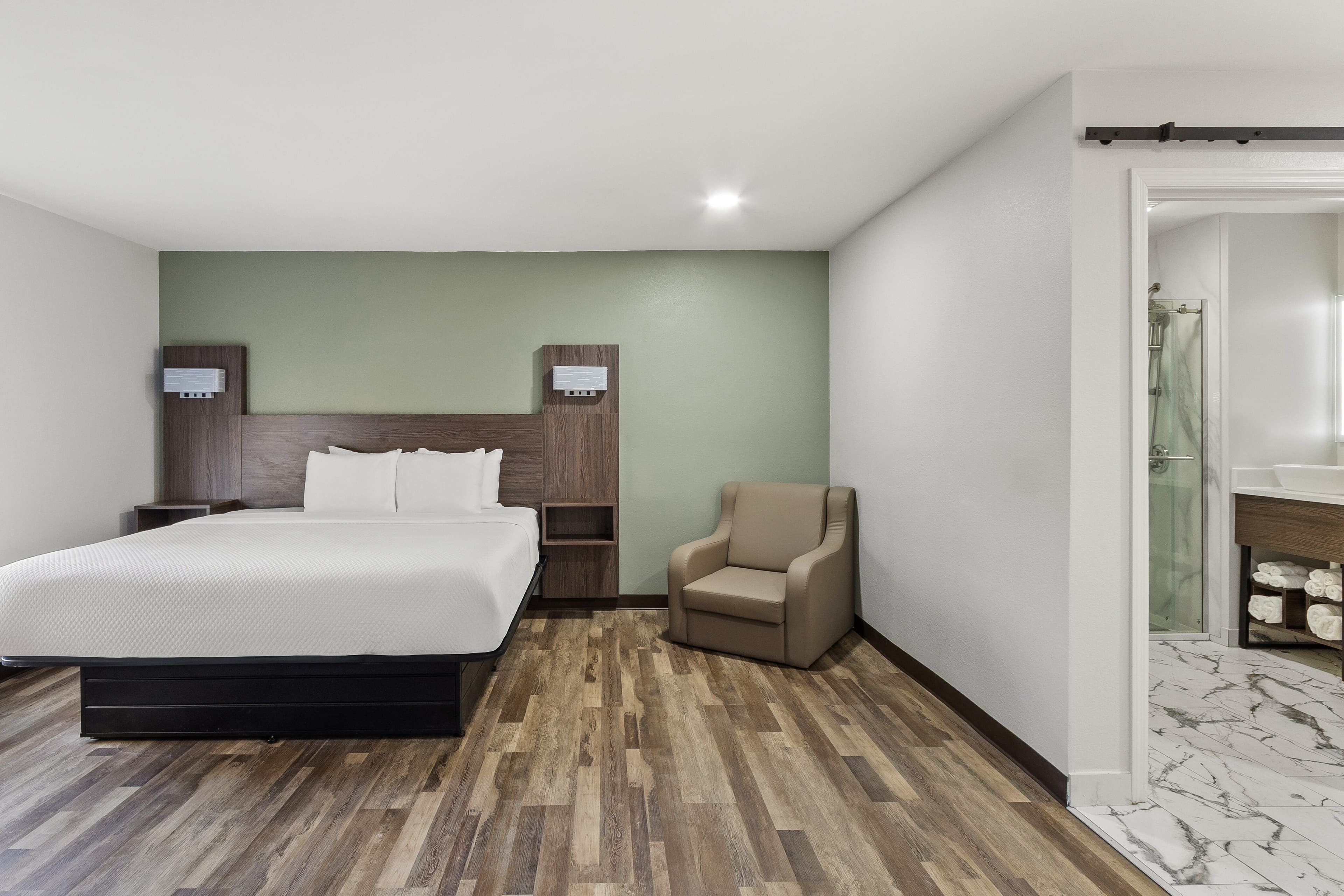 Quality Inn & Suites Columbia Harbison — 16