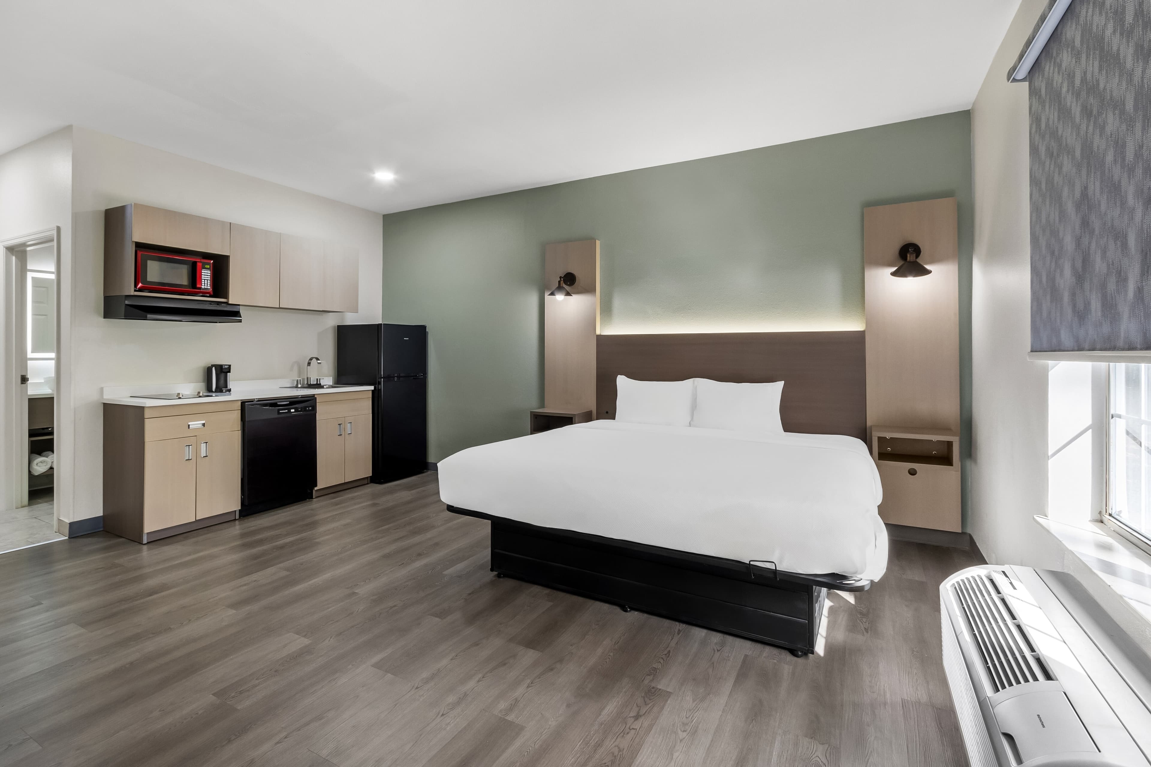 MainStay Suites Columbia Harbison - Image 4