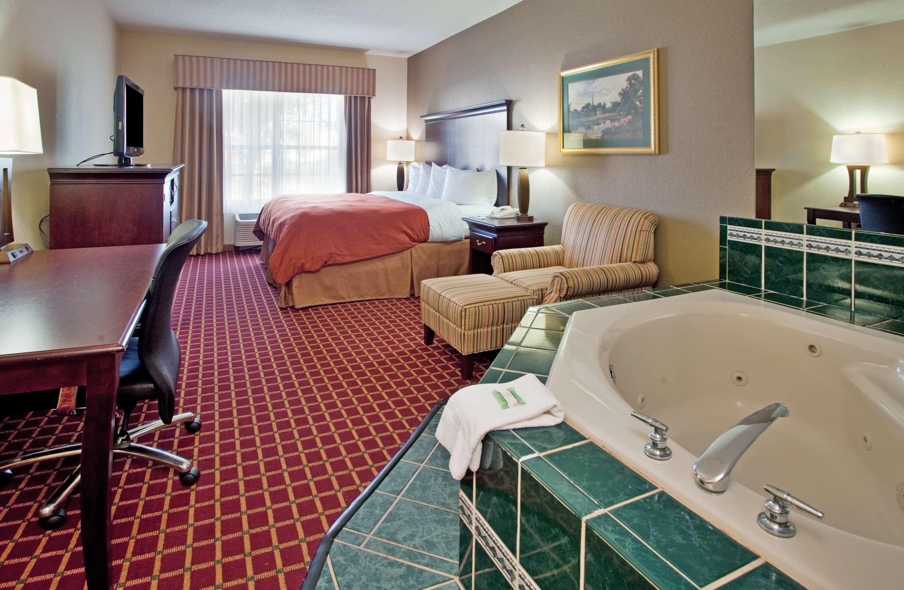 Country Inn & Suites by Radisson, Columbia, SC - Image 2
