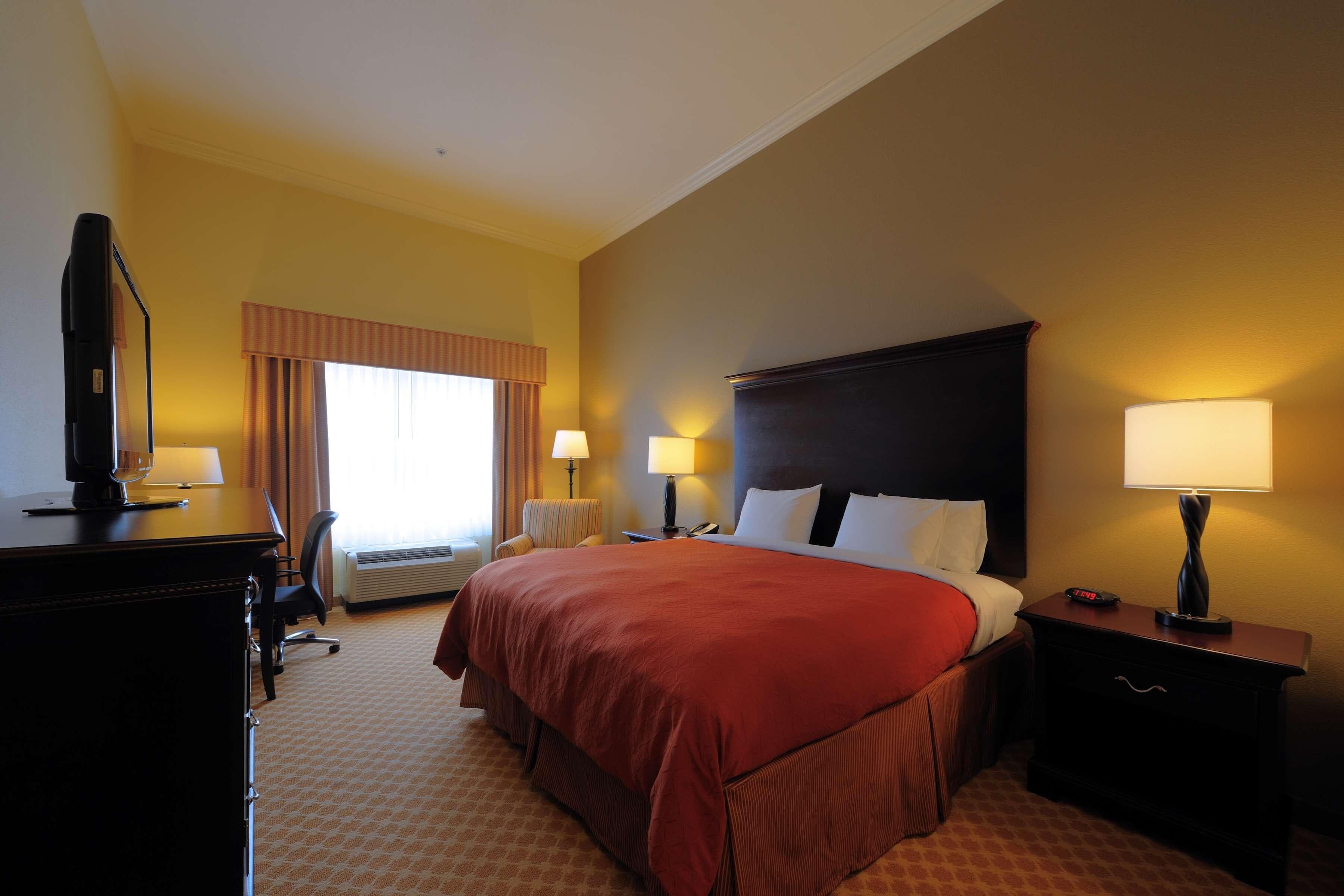 Country Inn & Suites by Radisson, Columbia at Harbison, SC - Image 2