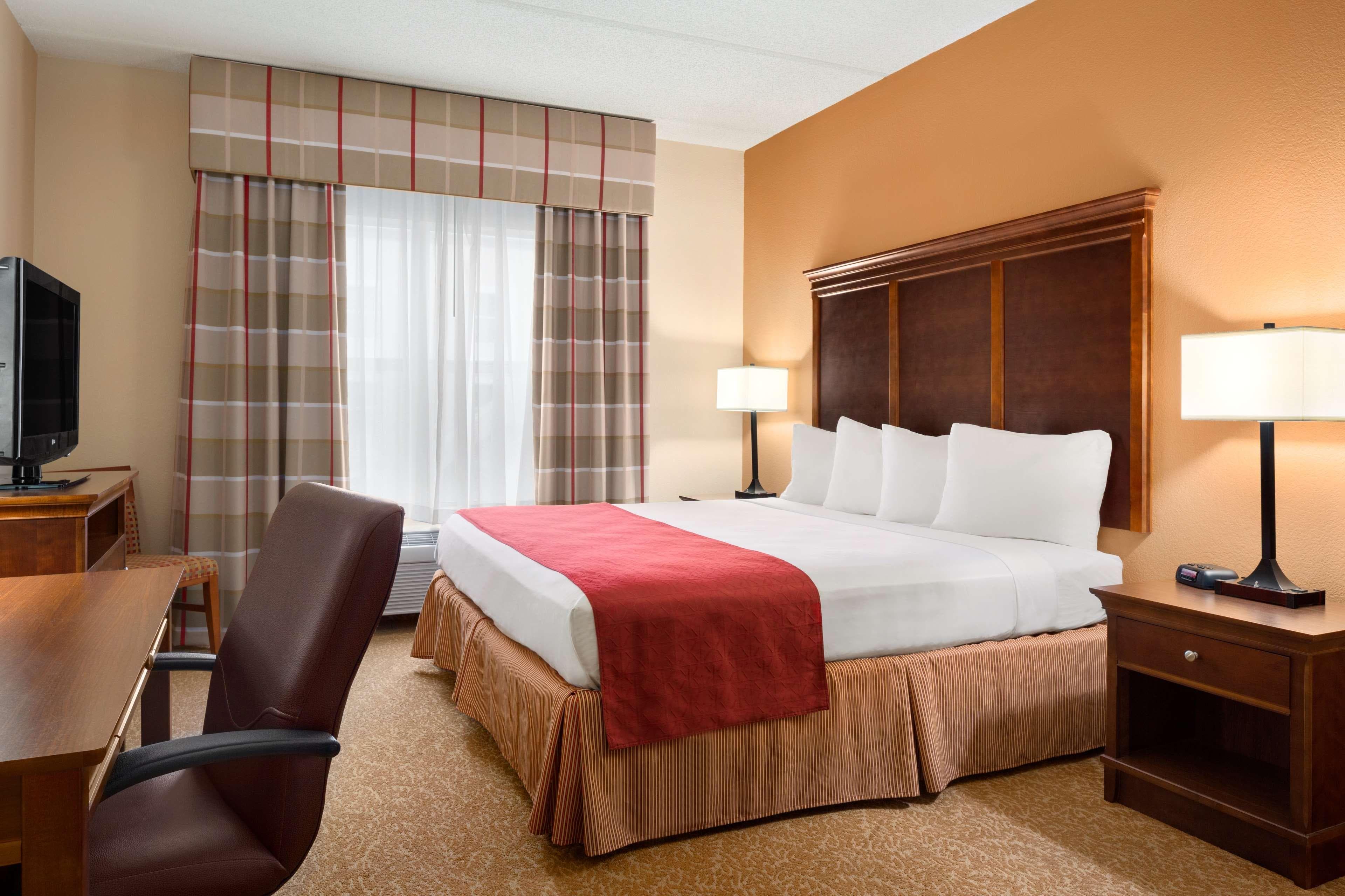 Country Inn & Suites by Radisson, Anderson, SC - Image 2