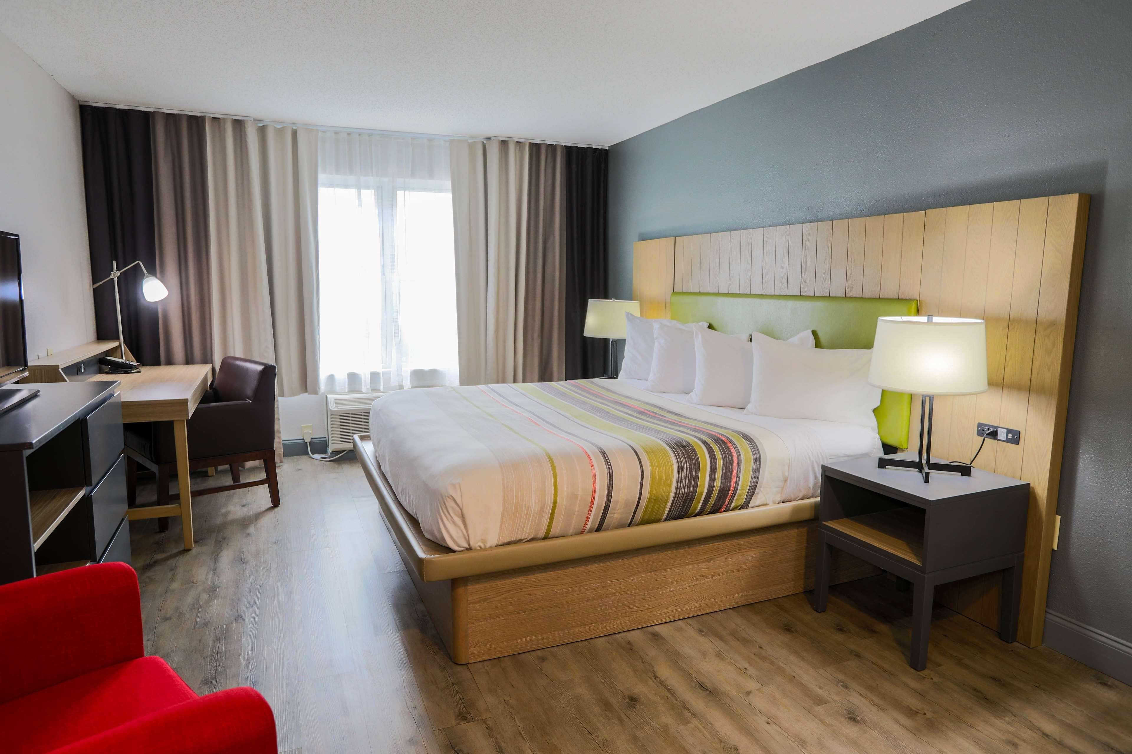Country Inn & Suites by Radisson, Myrtle Beach, SC - Image 3