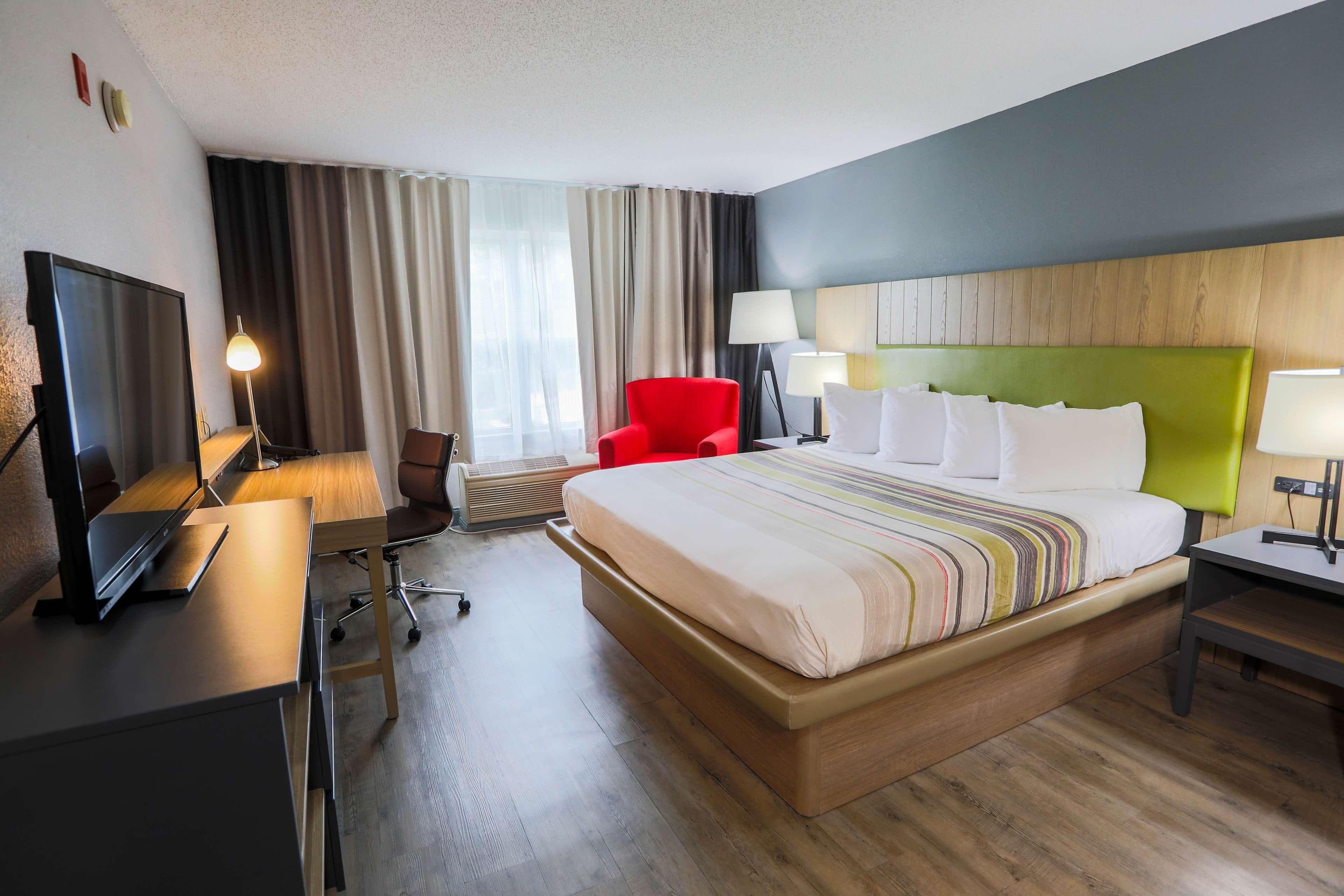 Country Inn & Suites by Radisson, Myrtle Beach, SC - Image 2