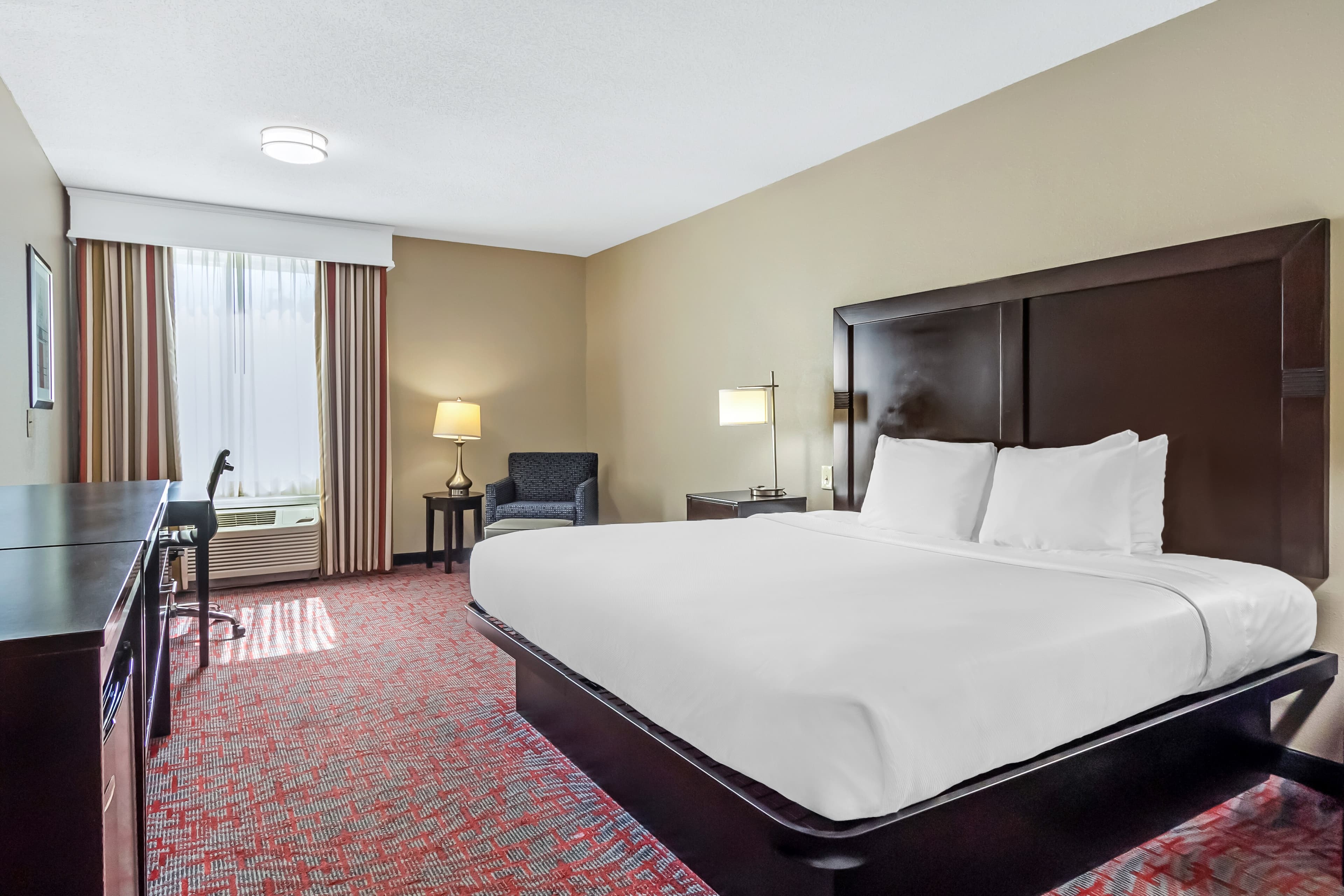 Comfort Inn & Suites North Charleston - Northwoods — 7
