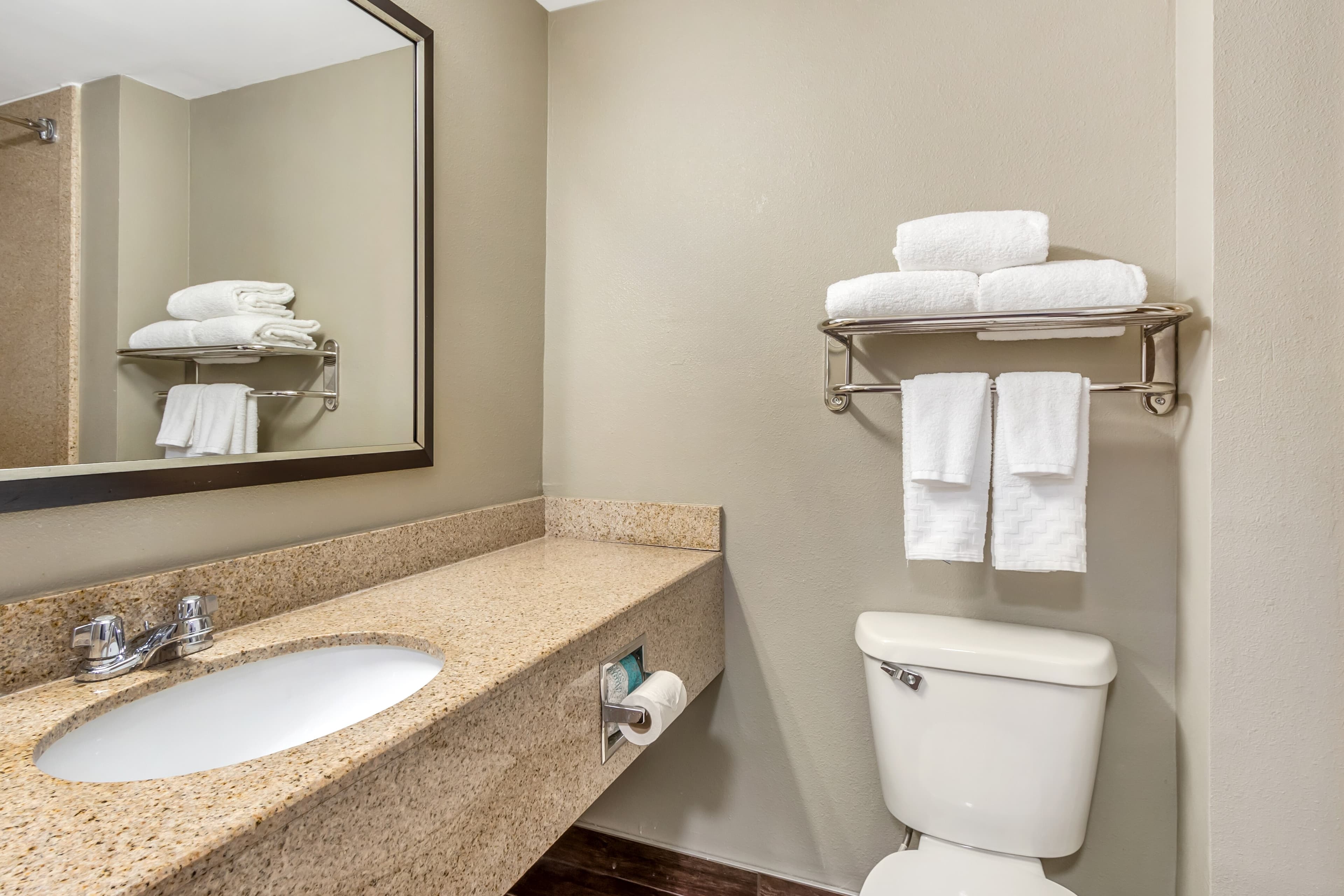 Comfort Inn & Suites North Charleston - Northwoods — 12