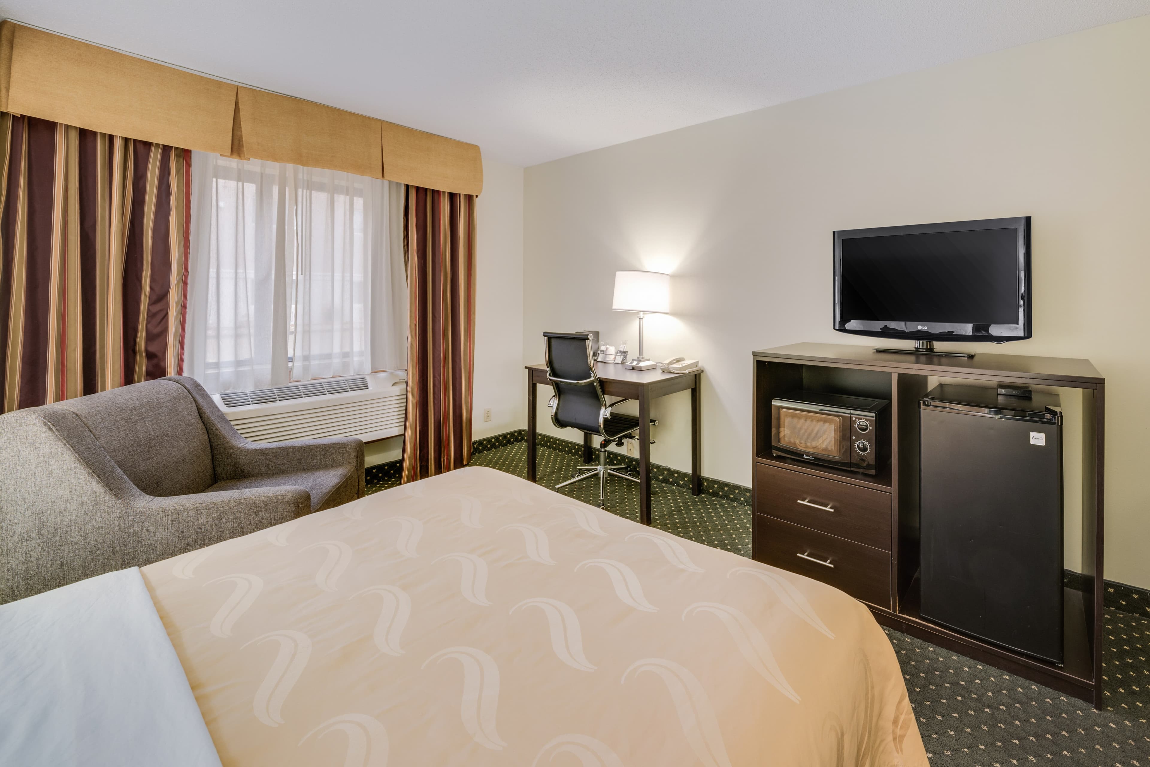 Quality Inn & Suites Sioux Falls South - Image 4