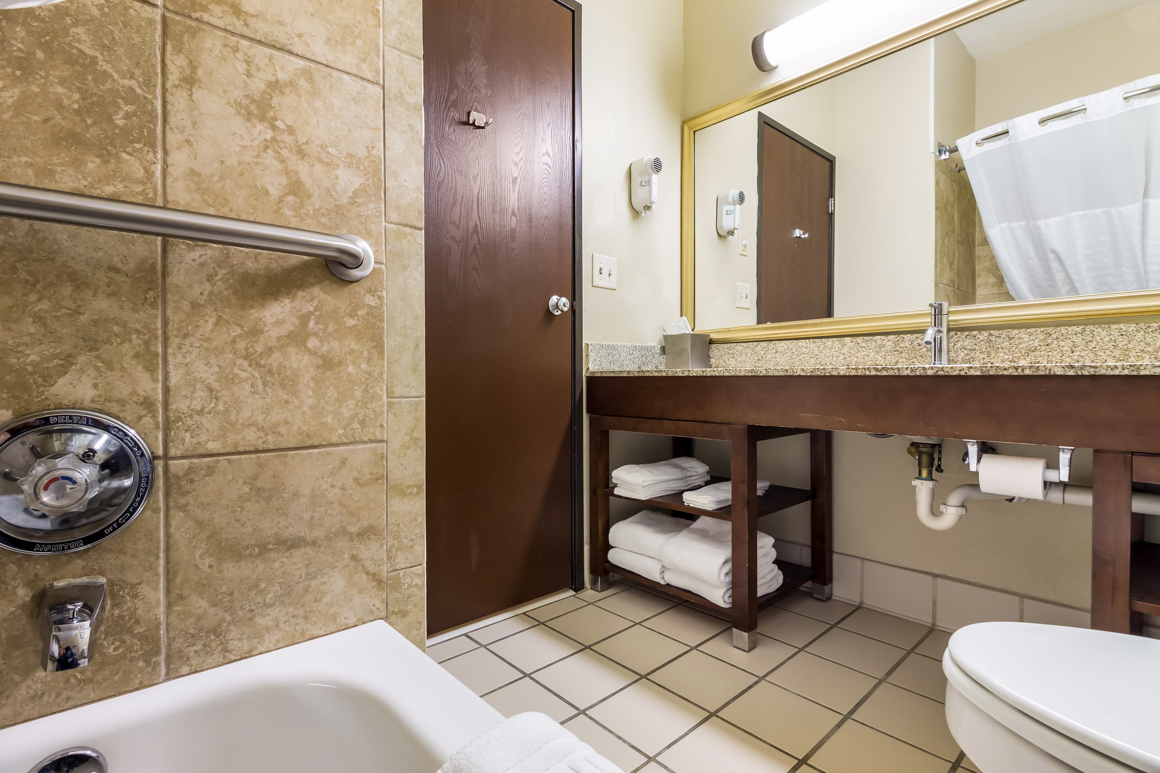 Comfort Suites Sioux Falls Mall District — 11