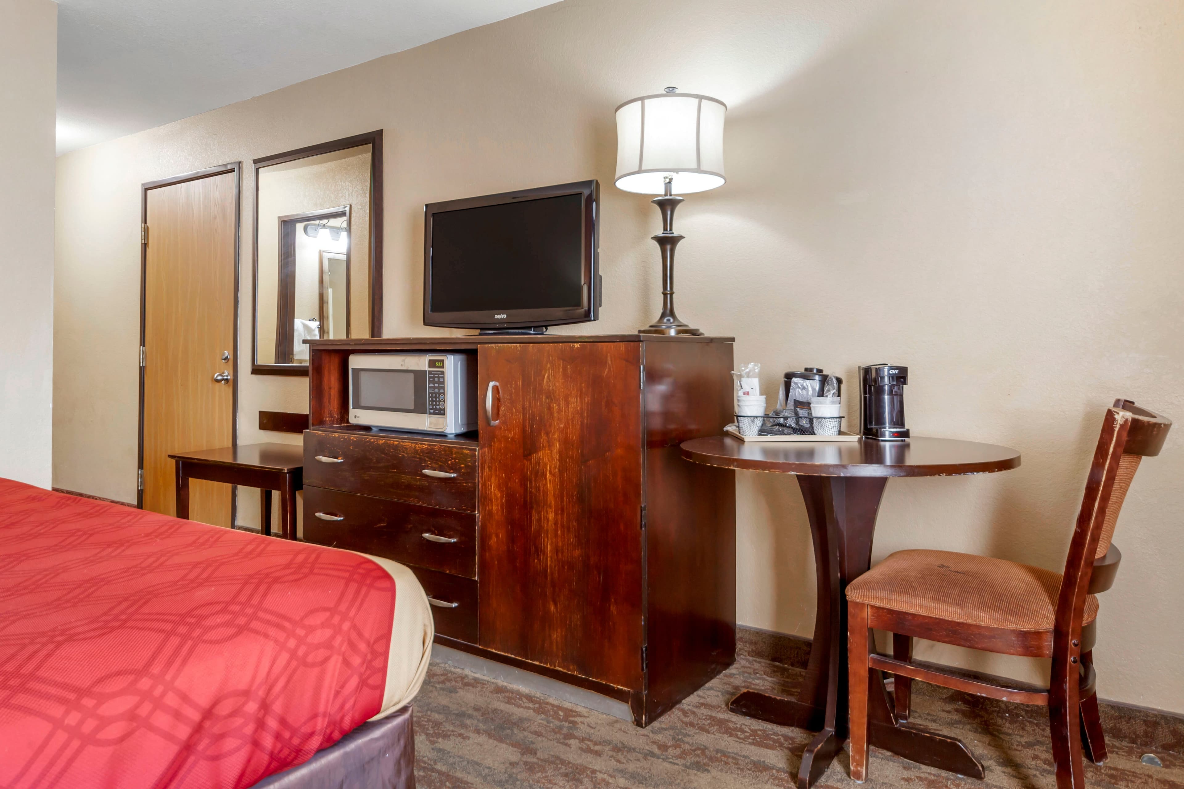 Econo Lodge Black Hills — 28