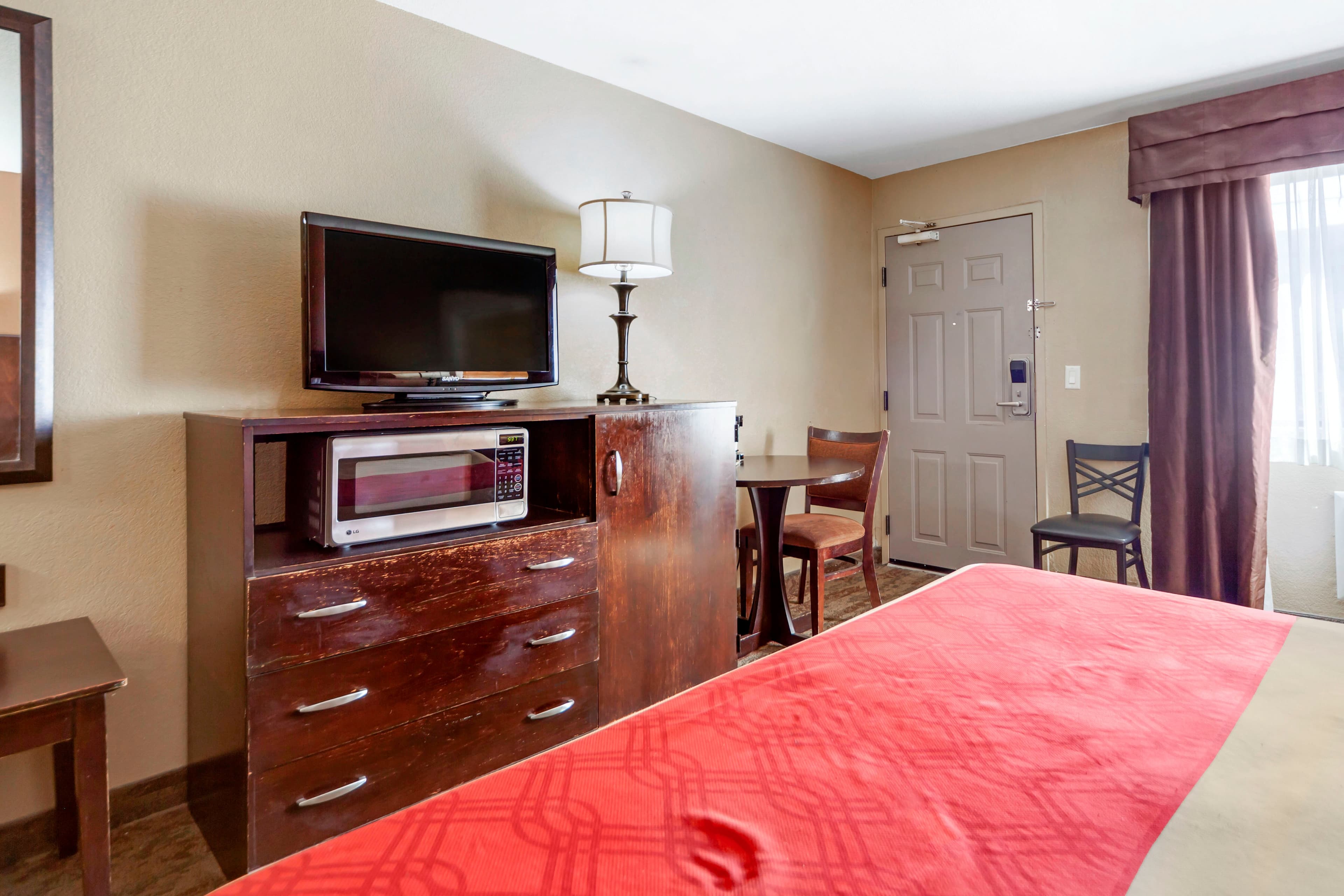 Econo Lodge Black Hills — 30