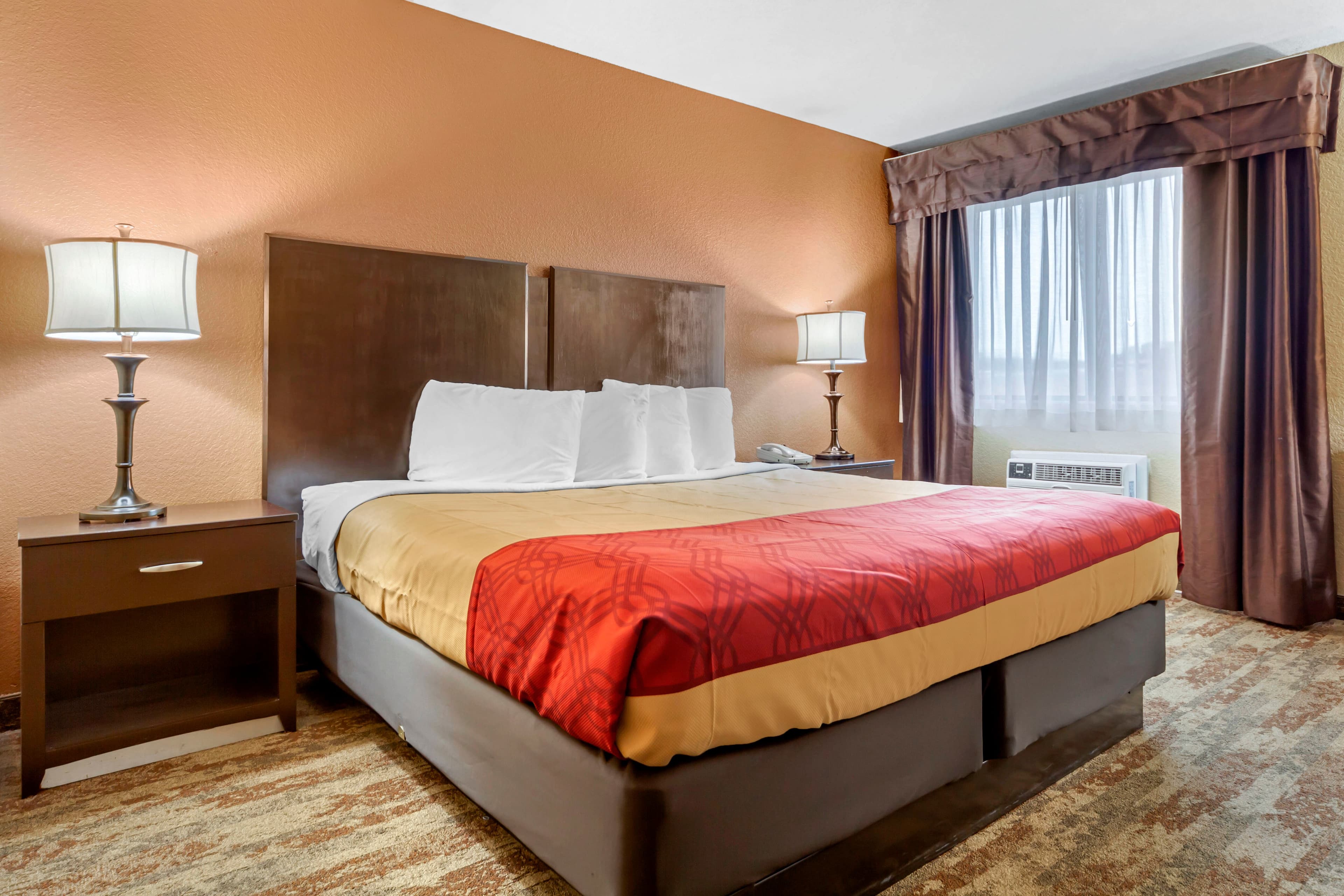 Econo Lodge Black Hills — 7