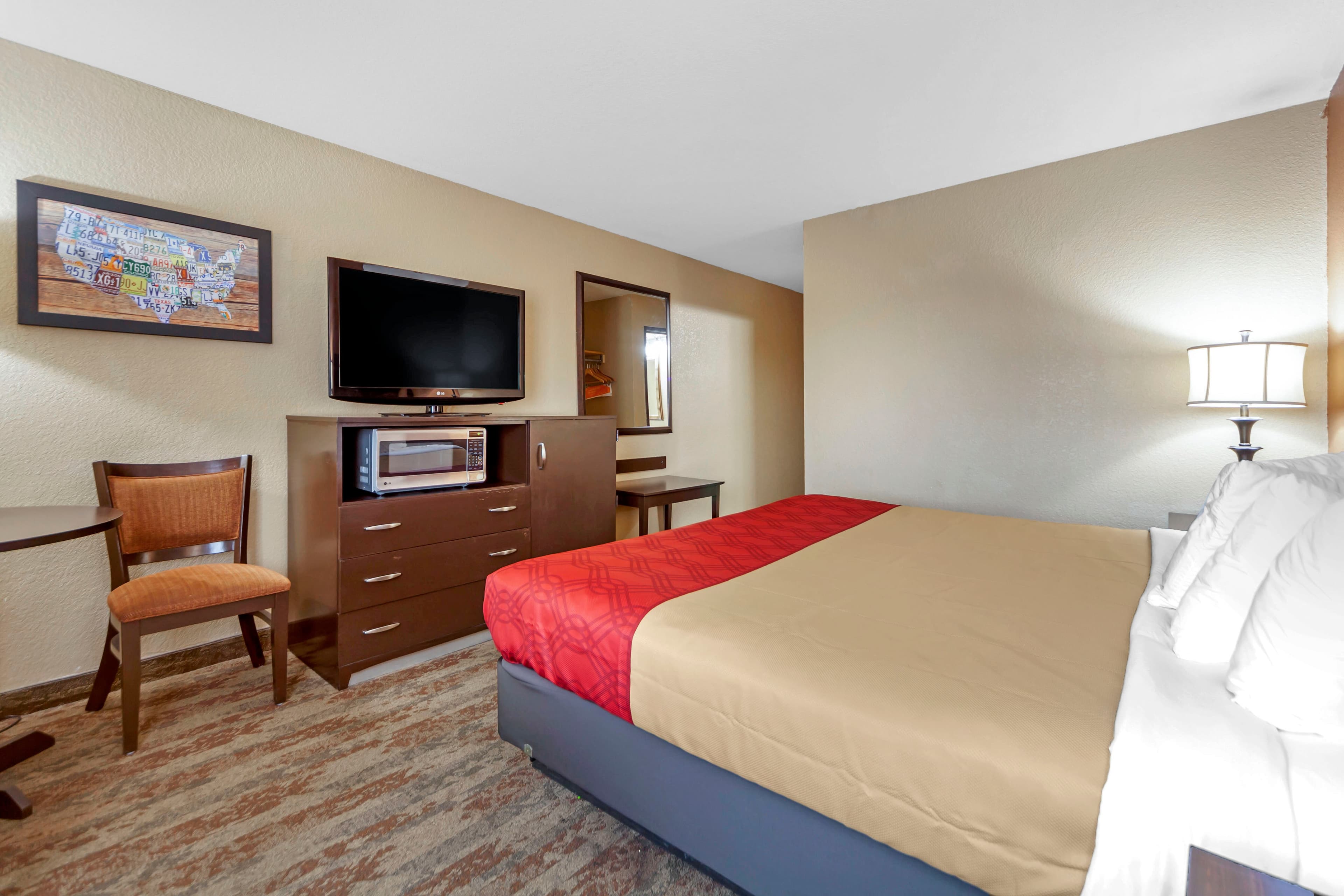 Econo Lodge Black Hills — 9