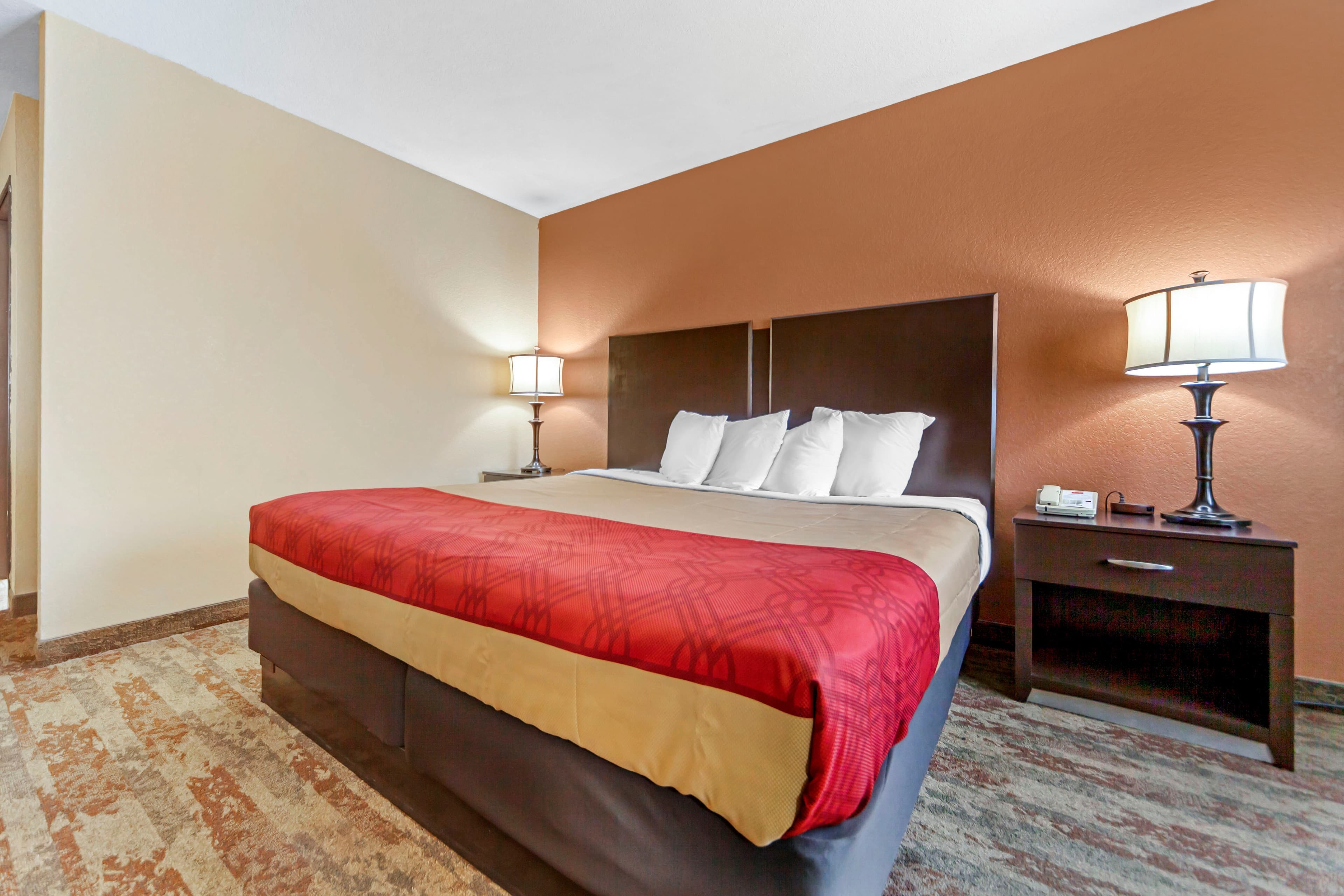 Econo Lodge Black Hills — 10