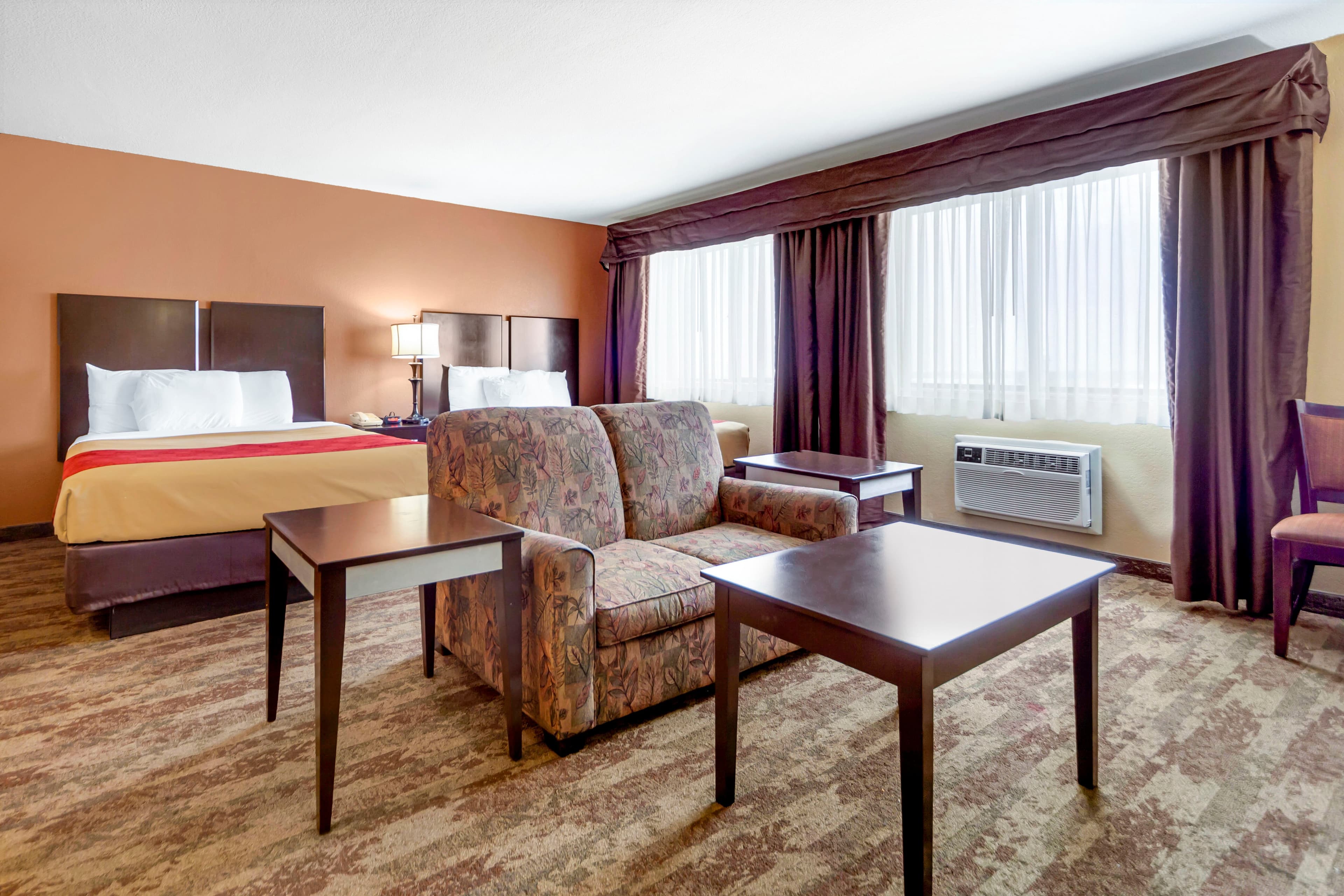 Econo Lodge Black Hills — 38