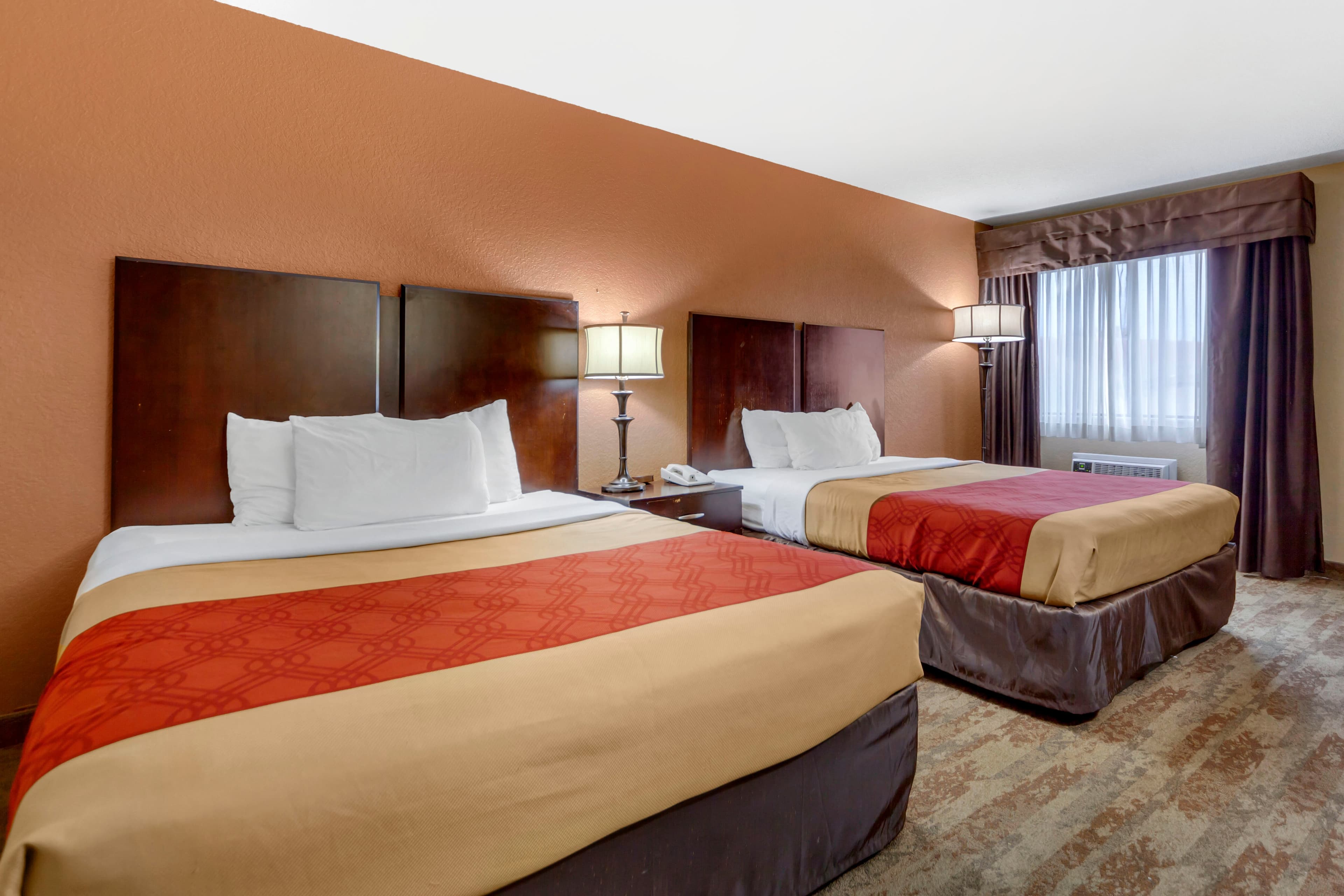 Econo Lodge Black Hills - Image 2