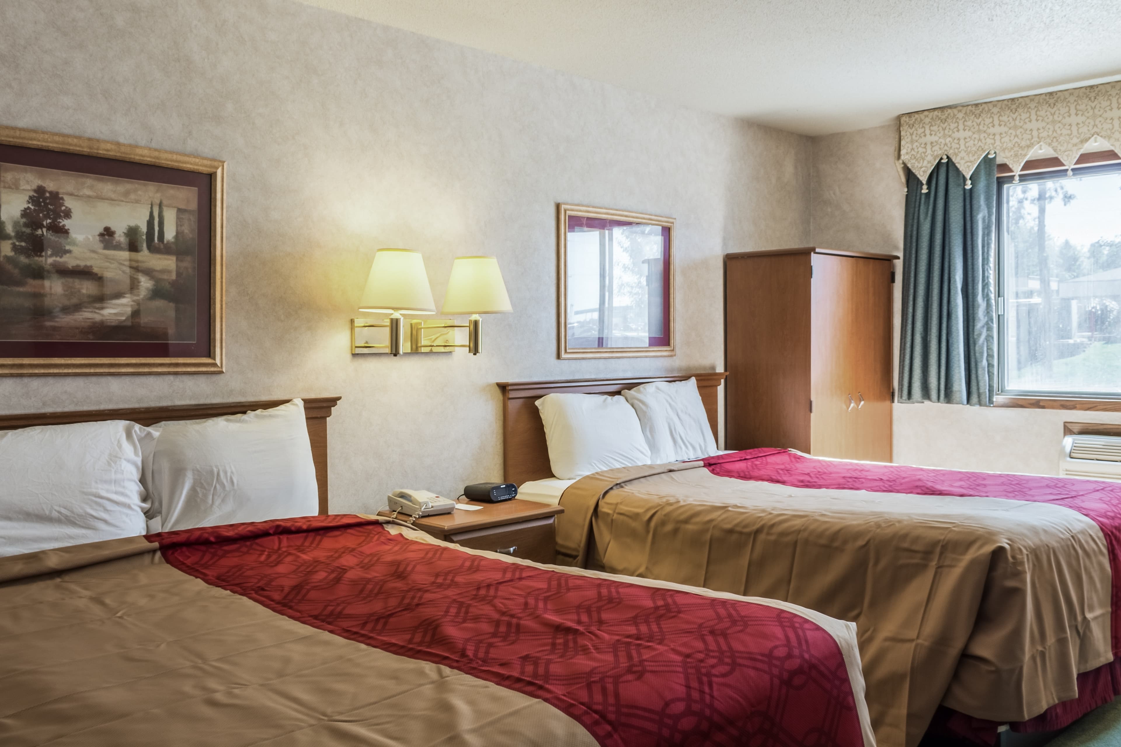 Econo Lodge Sioux Falls North — 17