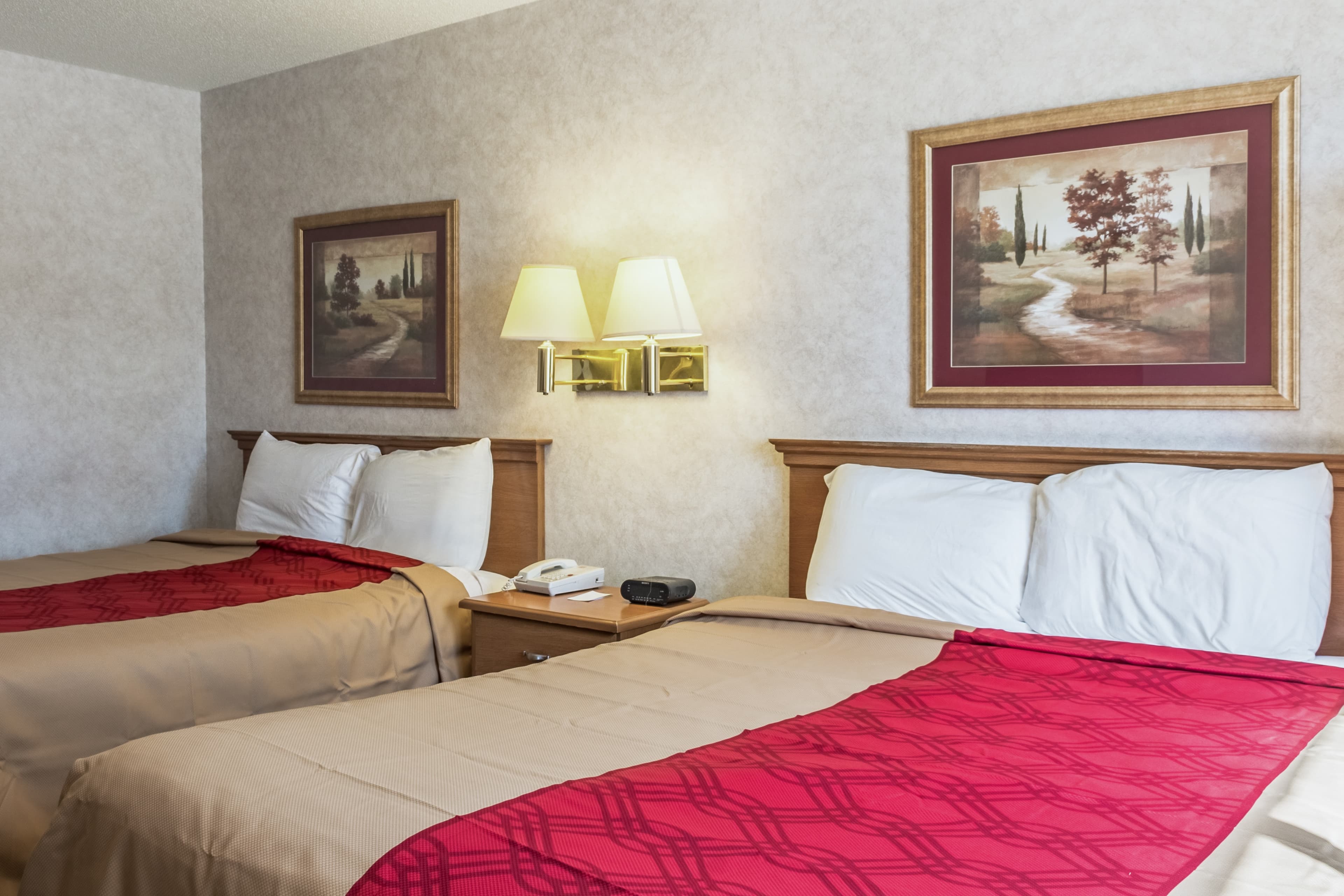 Econo Lodge Sioux Falls North — 18