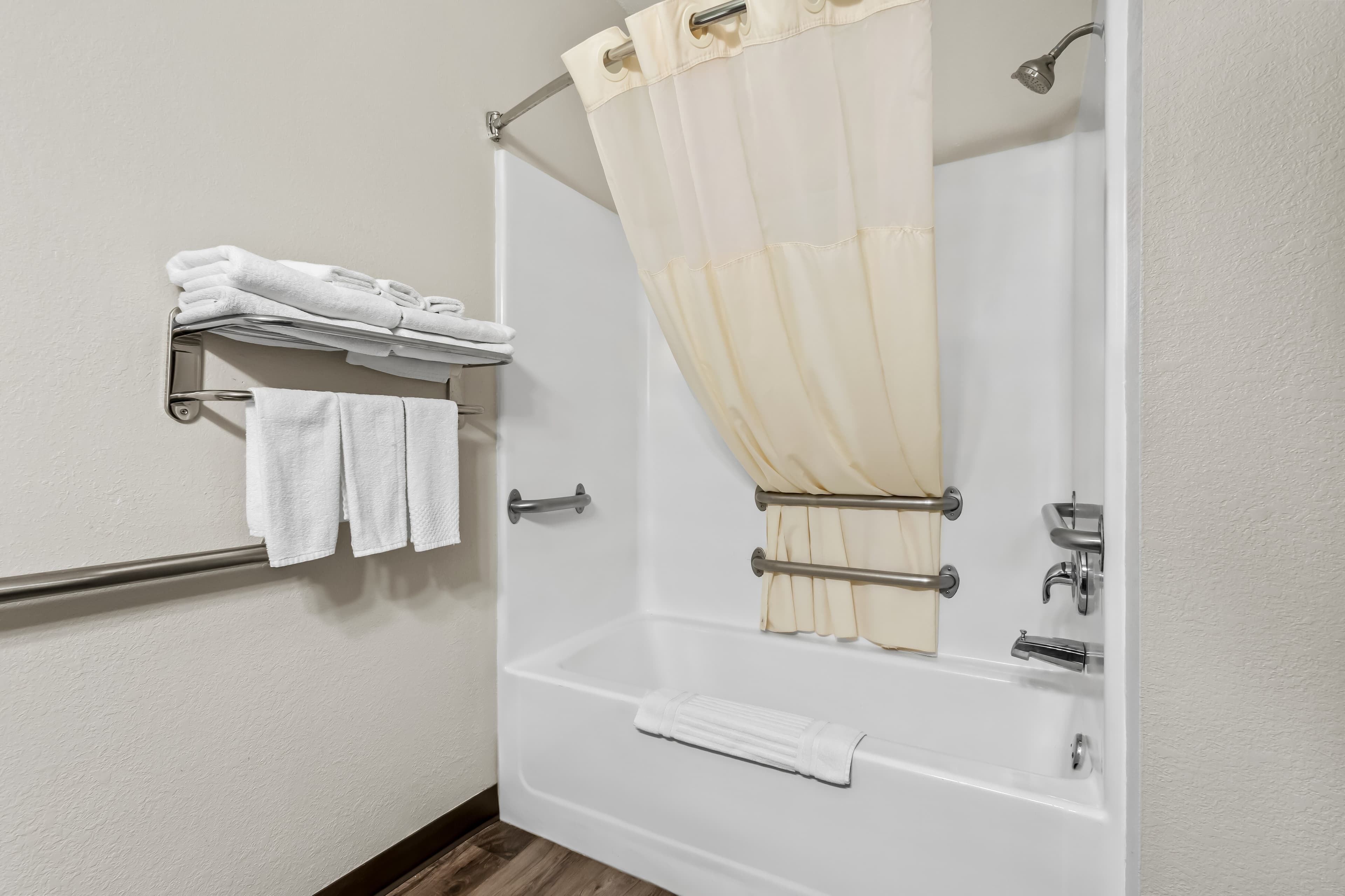 Quality Inn Brookings-University - Image 5