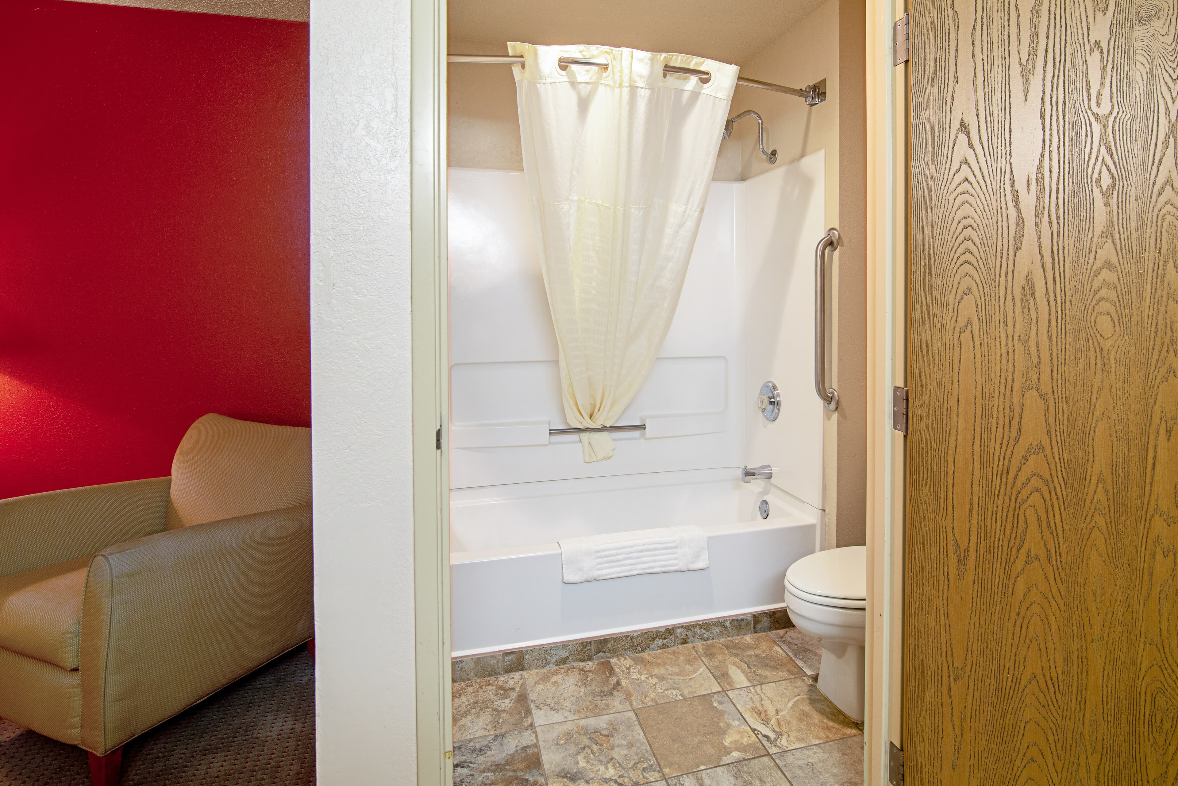 Quality Inn Aberdeen - Image 5