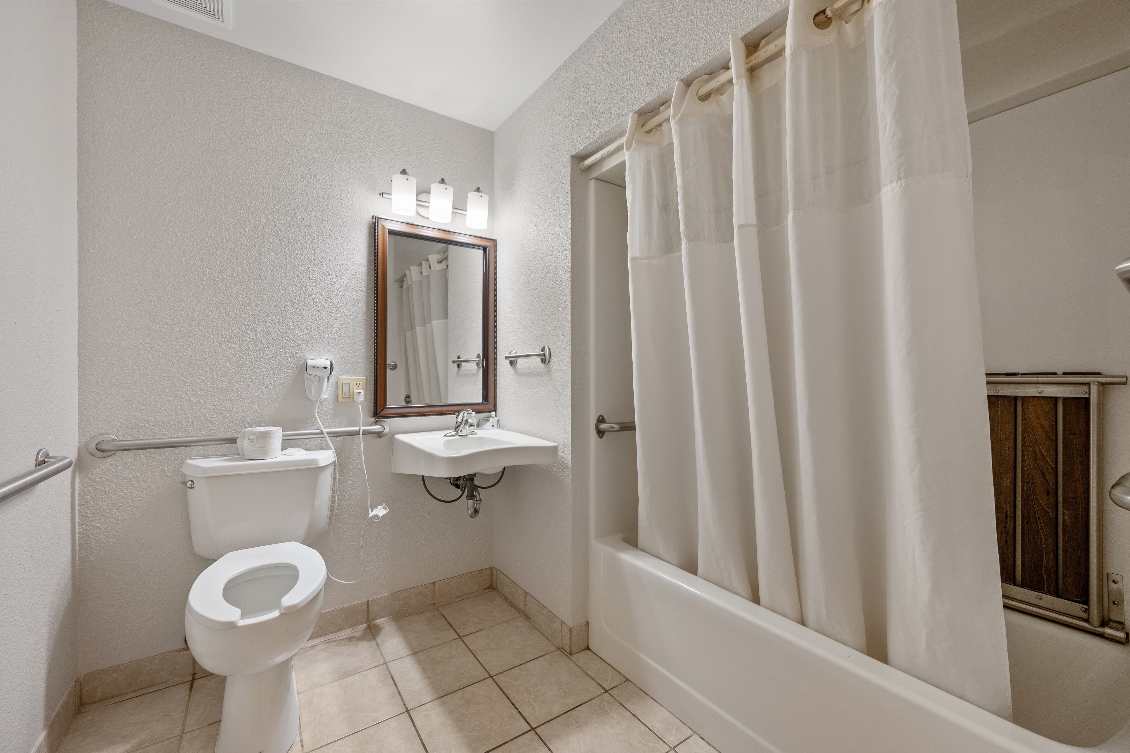 Quality Inn Spearfish I-90 - Image 5