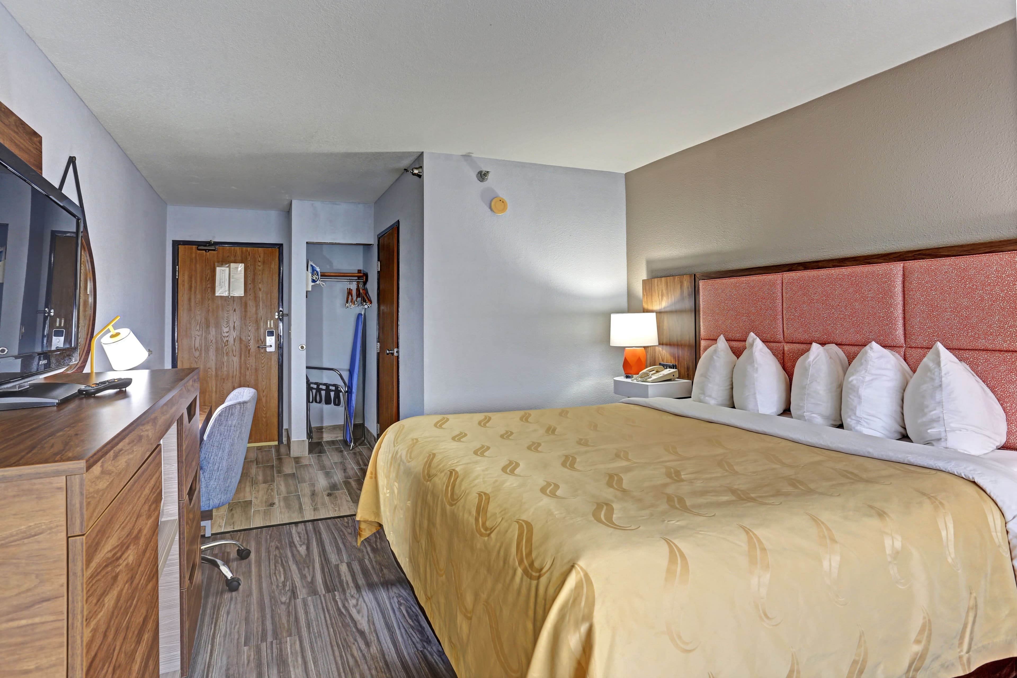Quality Inn Pierre-Fort Pierre - Image 2