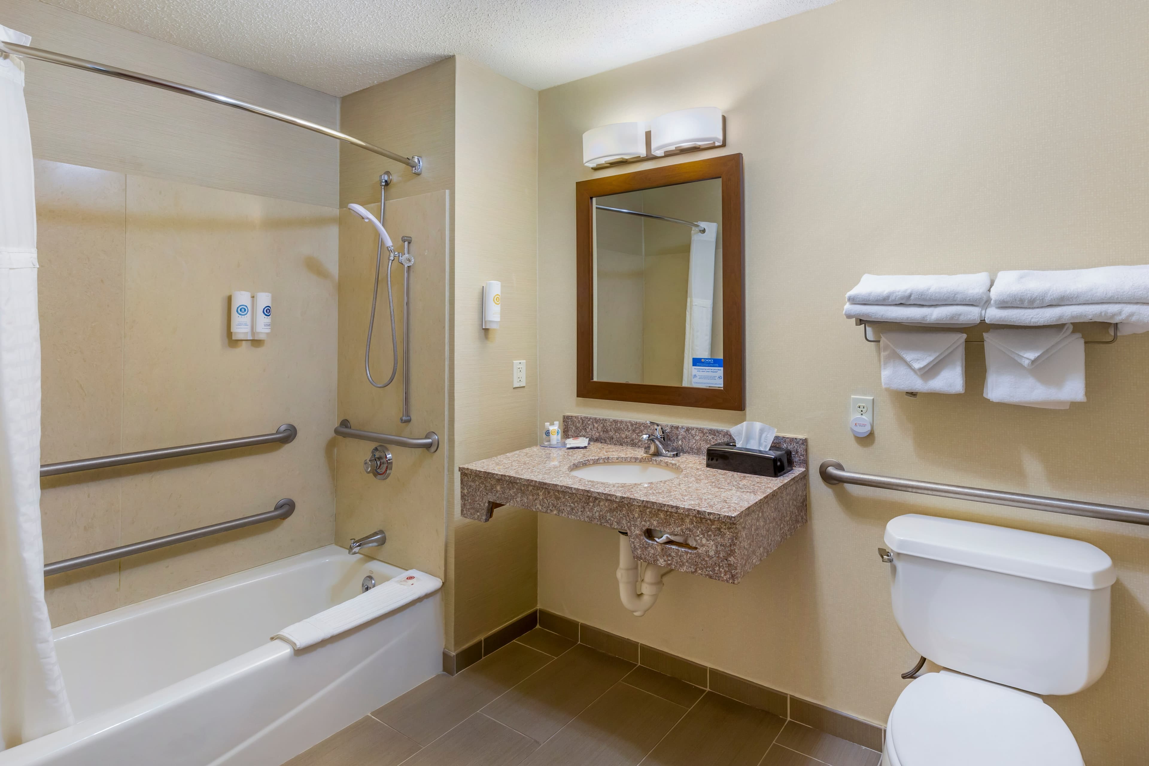 Comfort Inn & Suites Rapid City South - Mt Rushmore Gateway — 9