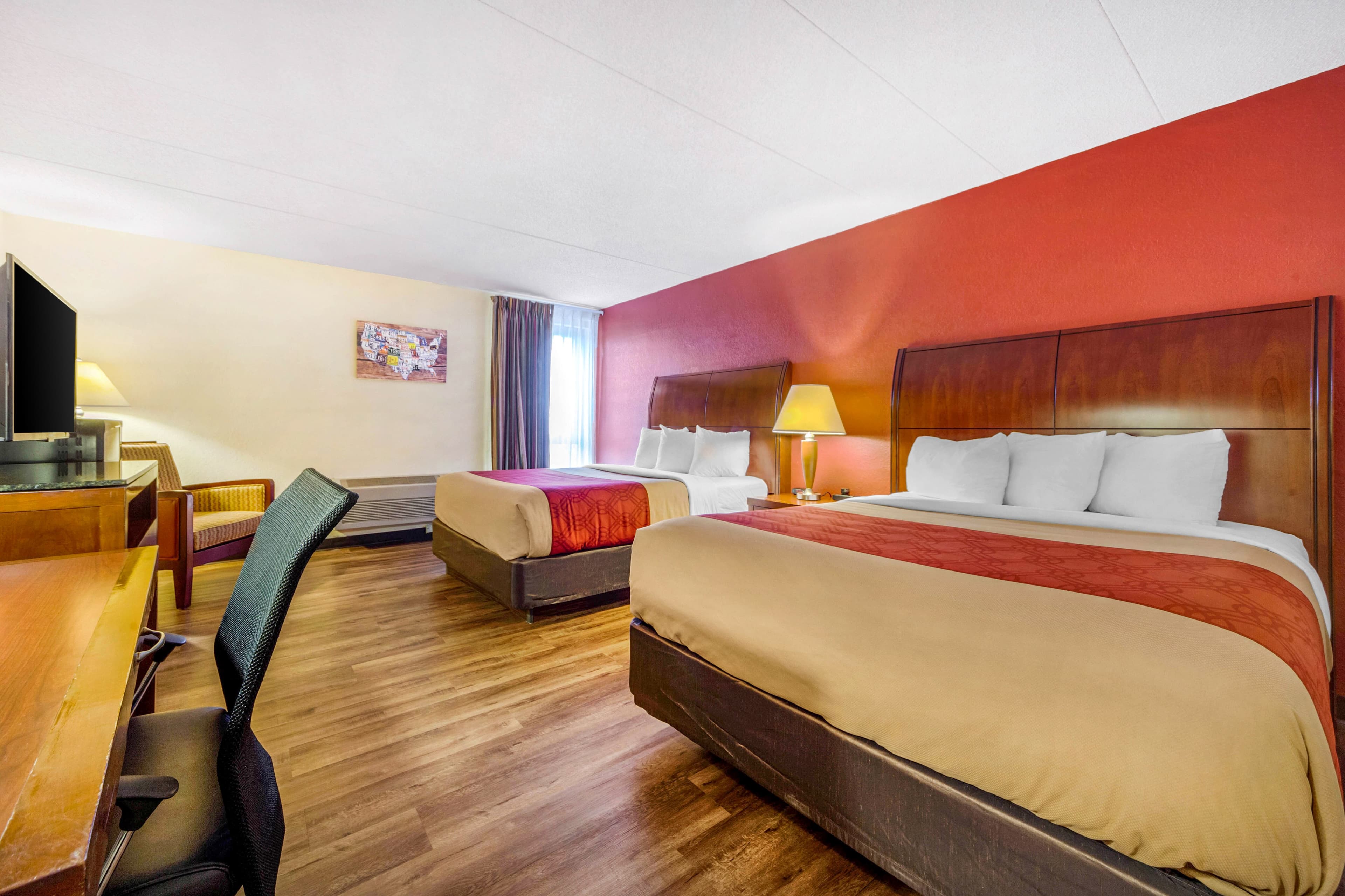 Econo Lodge Inn & Suites Brookings — 13