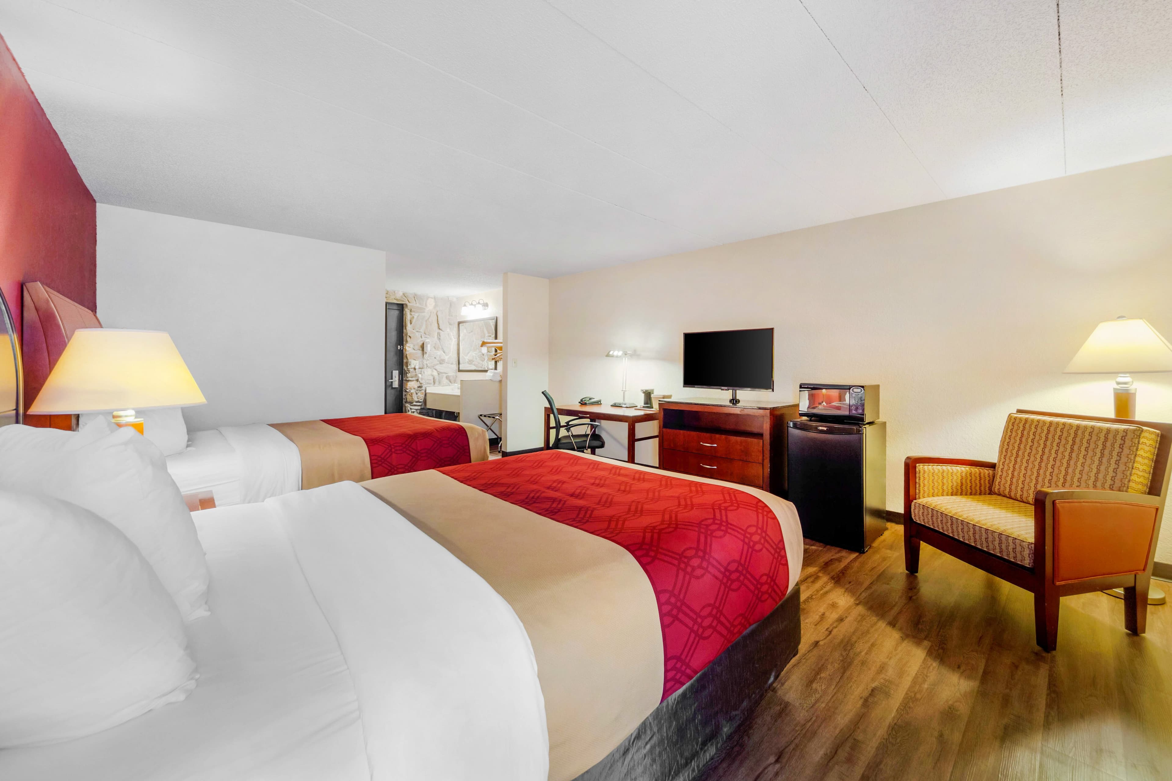Econo Lodge Inn & Suites Brookings — 15
