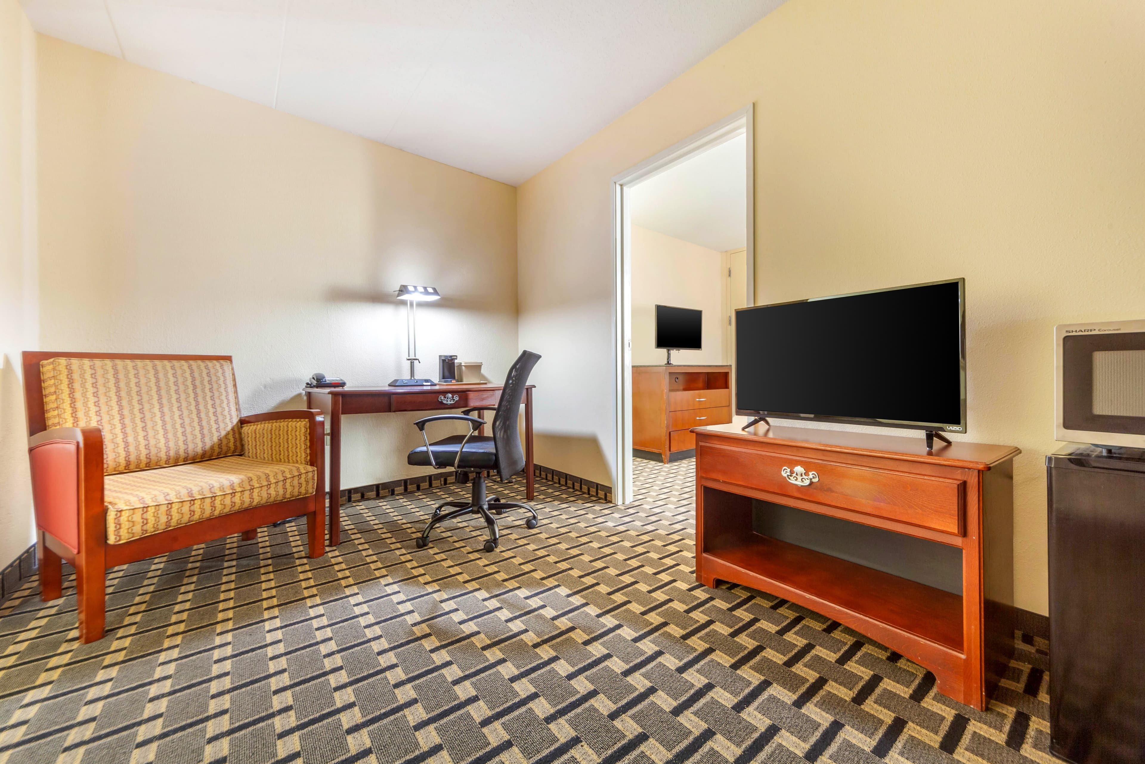 Econo Lodge Inn & Suites Brookings — 25