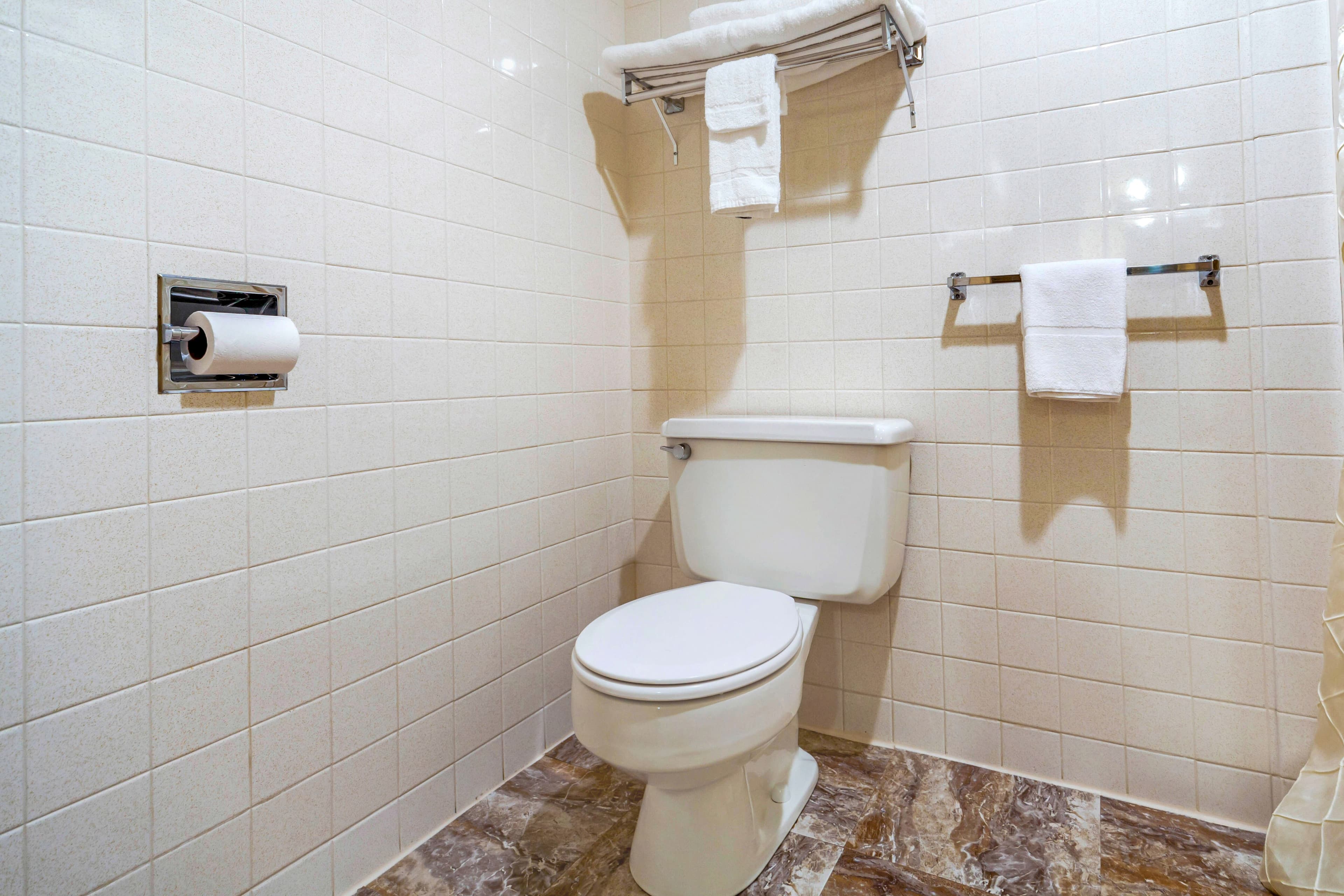 Econo Lodge Inn & Suites Brookings — 27