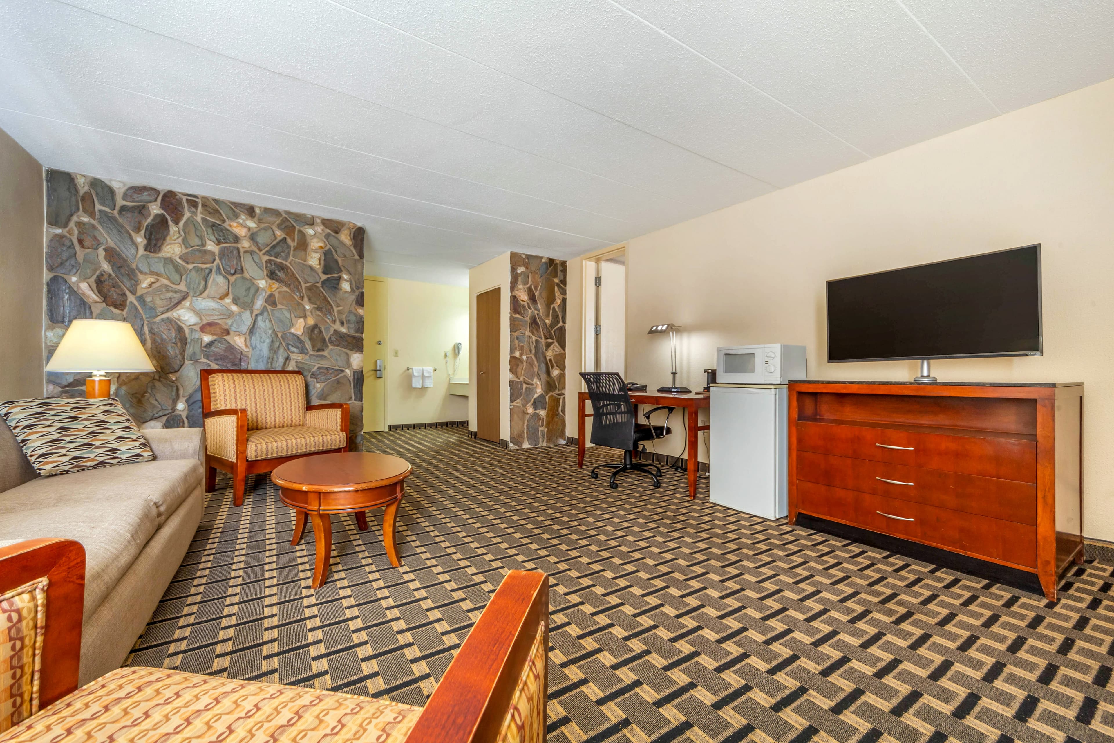 Econo Lodge Inn & Suites Brookings — 28