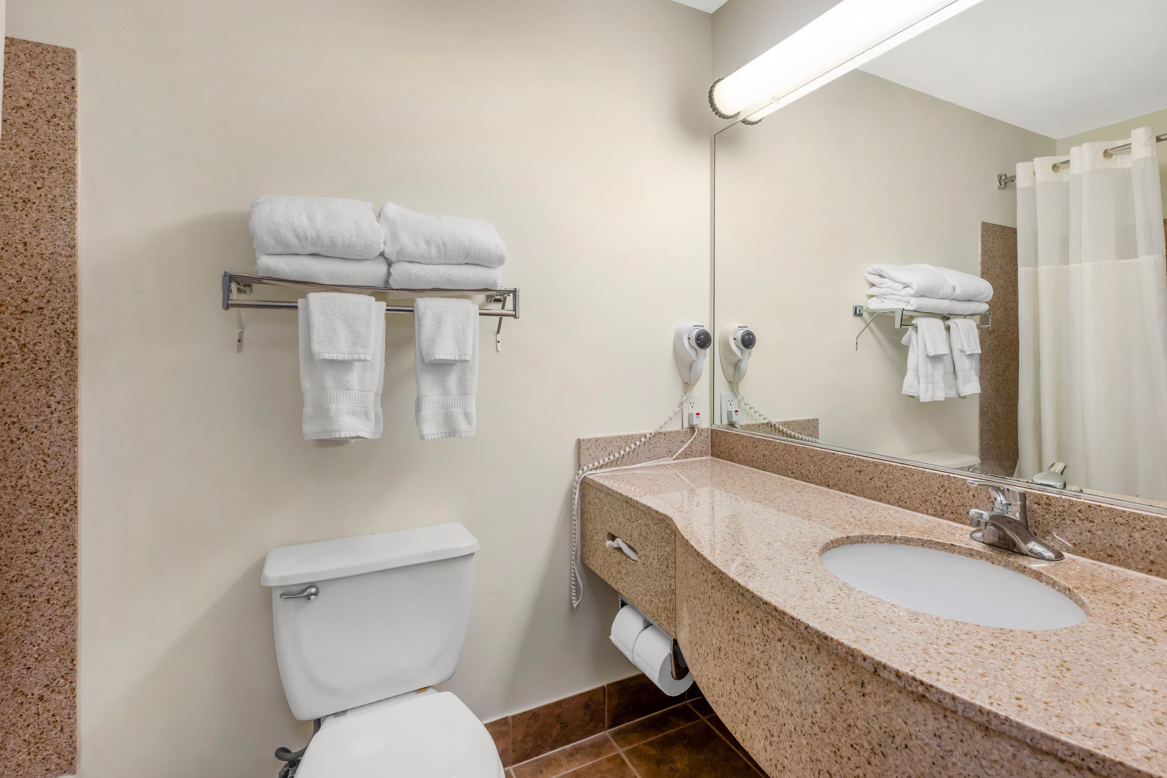 Clarion Pointe Sioux Falls Airport — 19