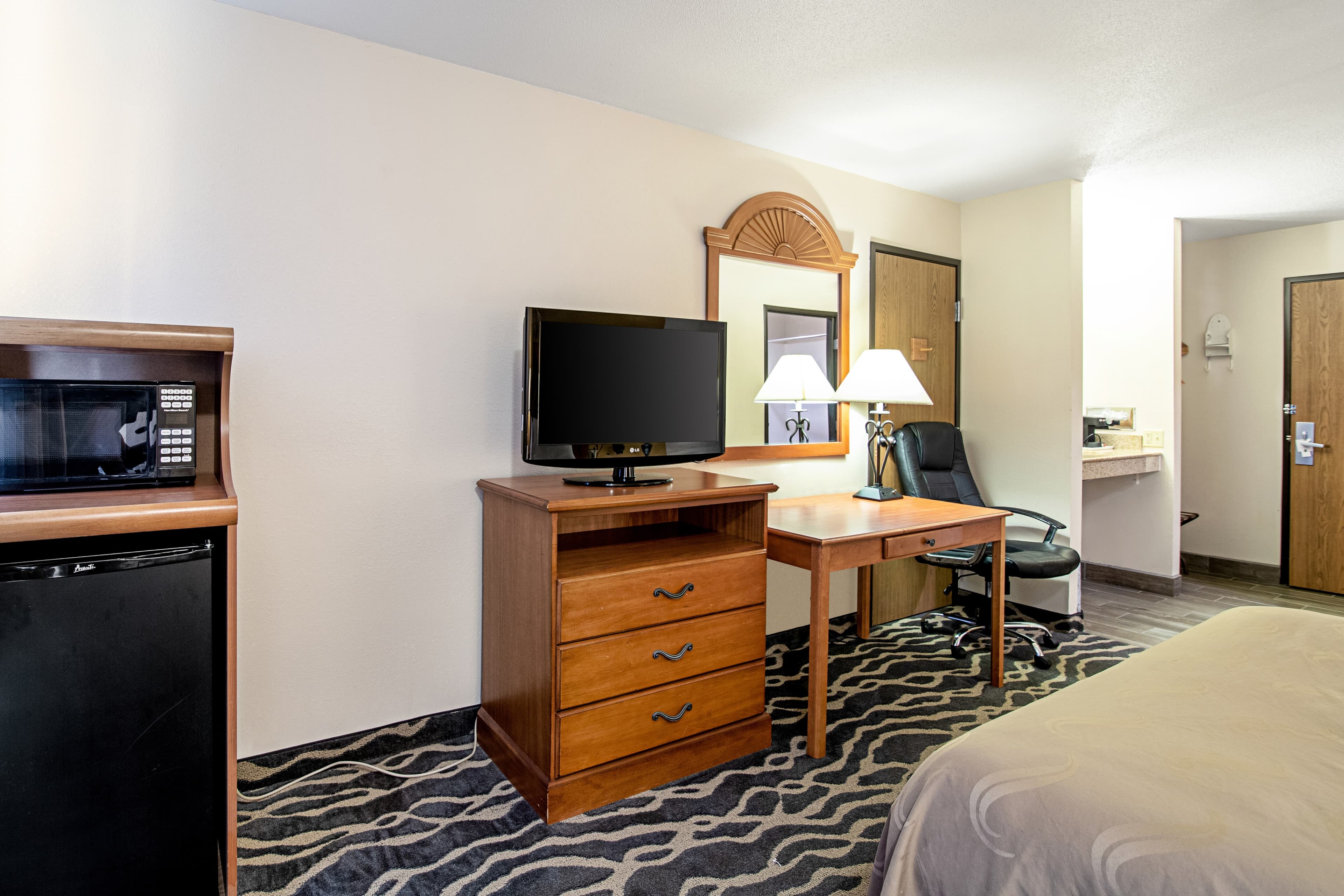 Quality Inn Huron - Image 3