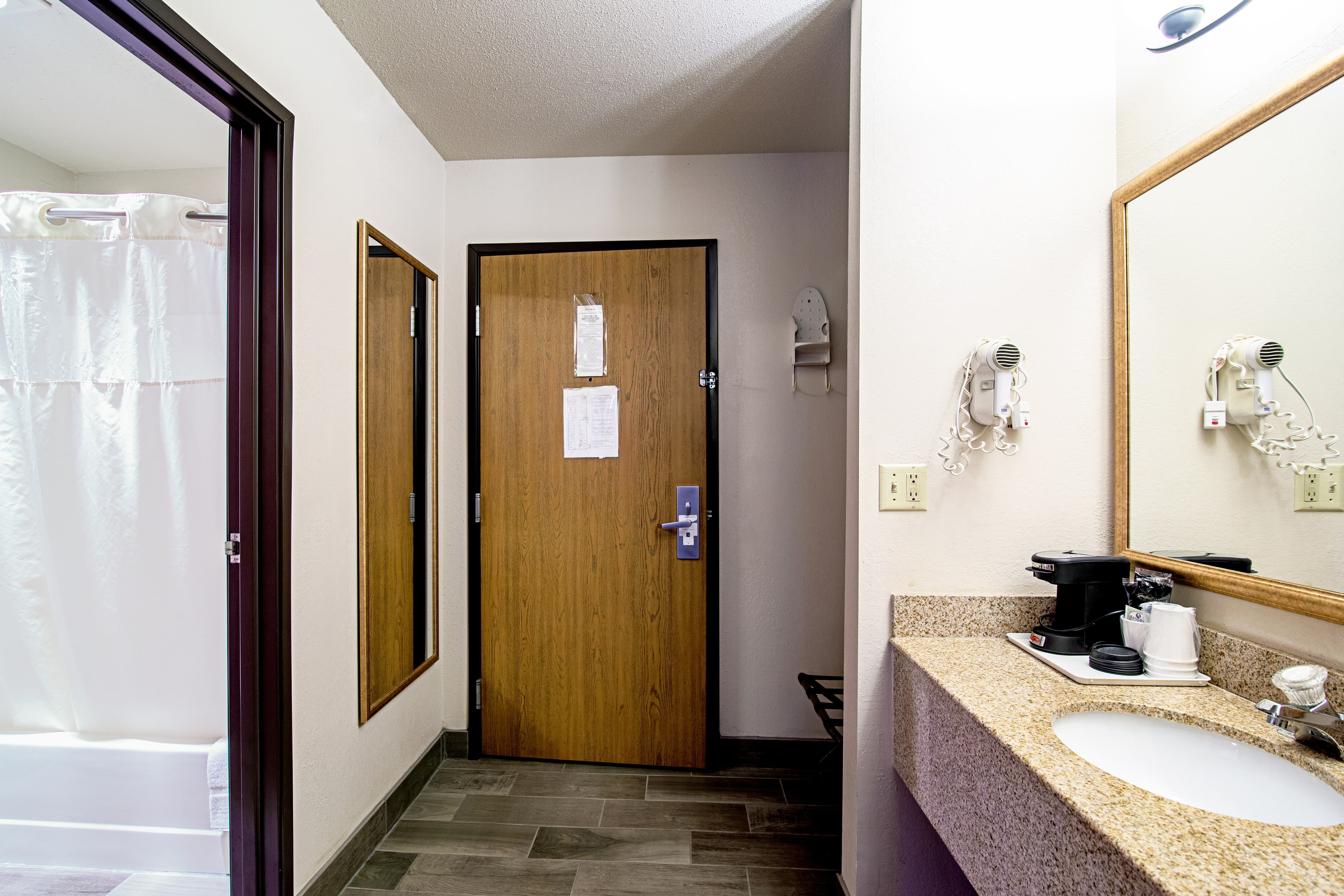 Quality Inn Huron — 15