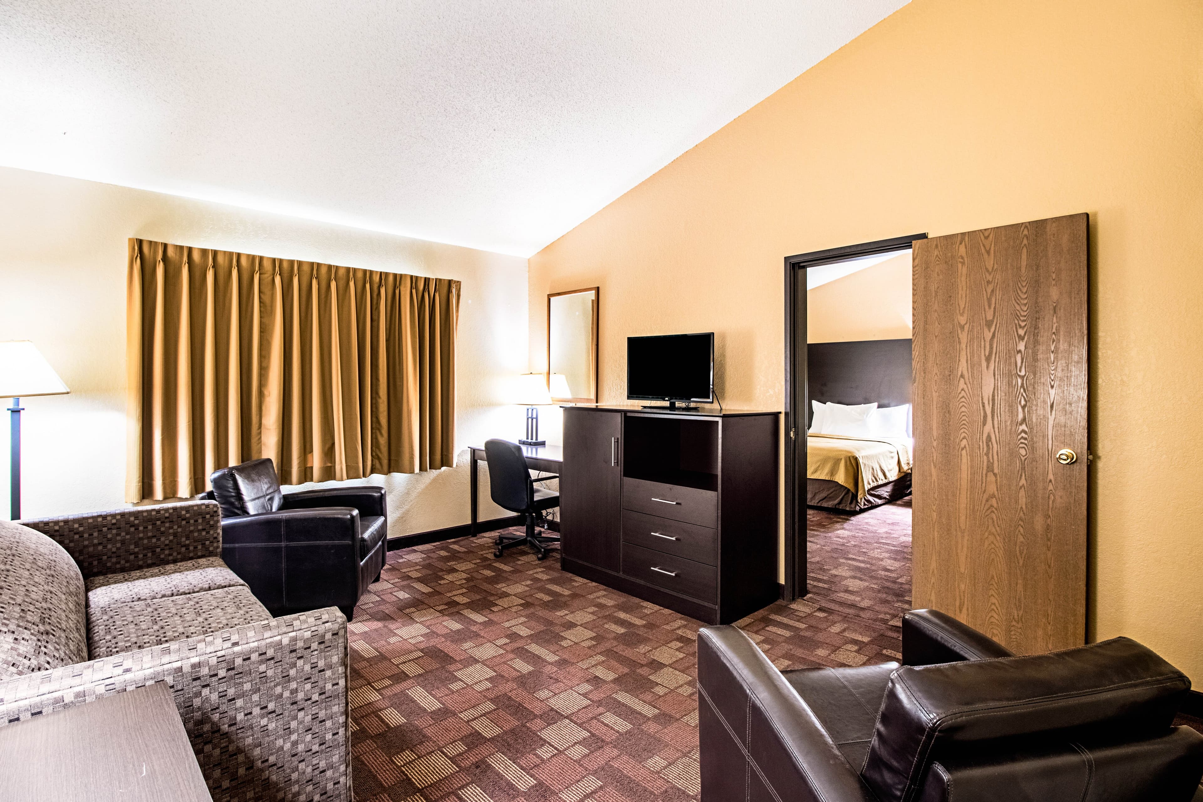 Econo Lodge Watertown — 15