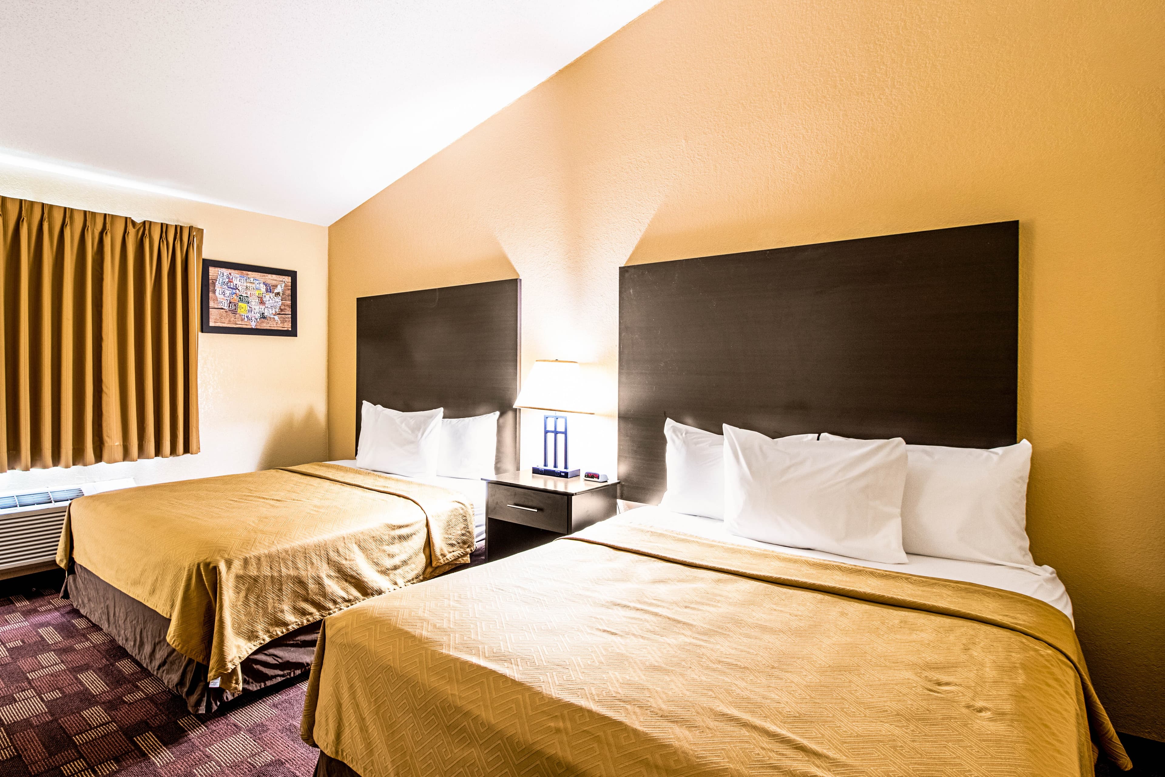 Econo Lodge Watertown — 17